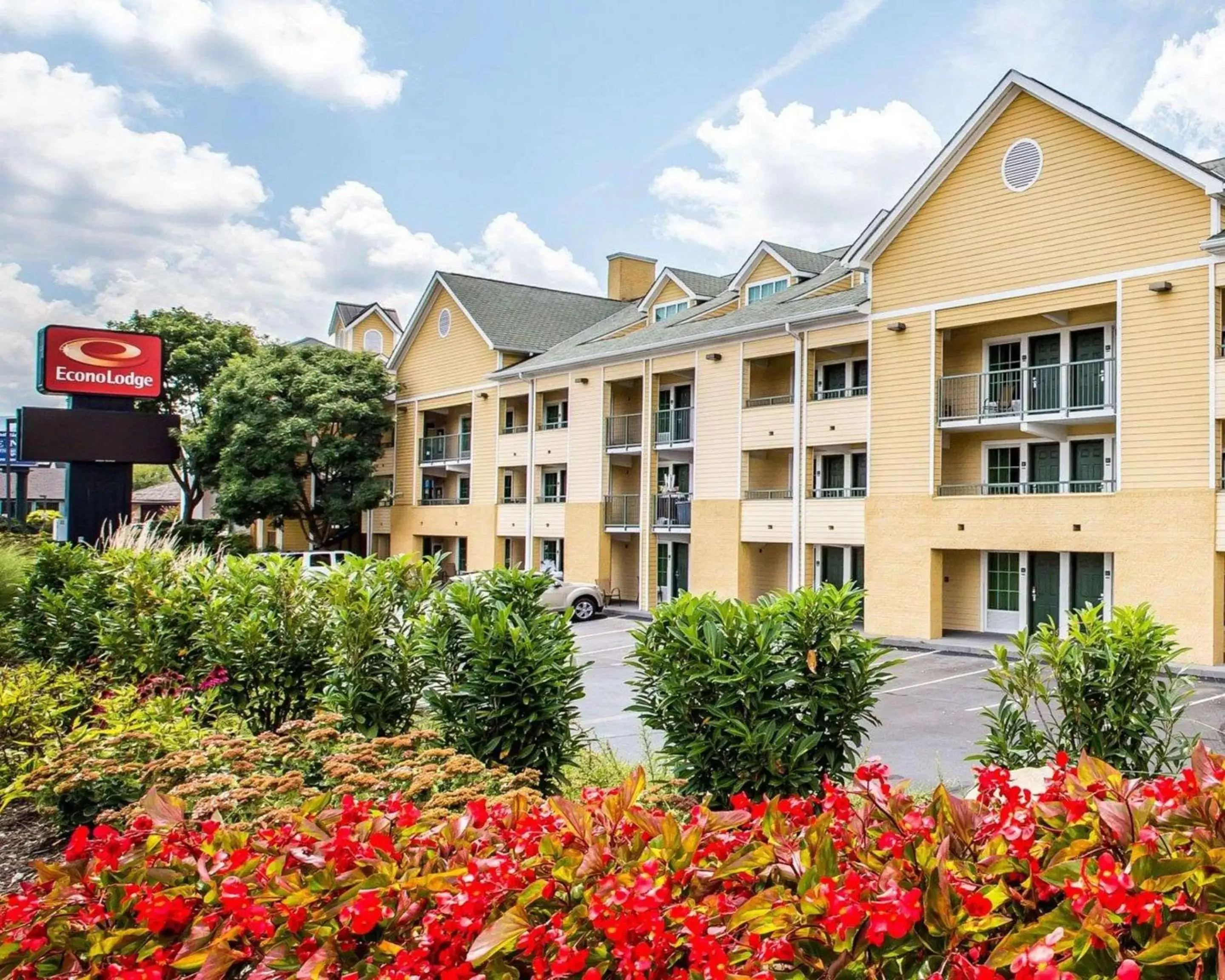 Property Building in Econo Lodge Pigeon Forge Riverside