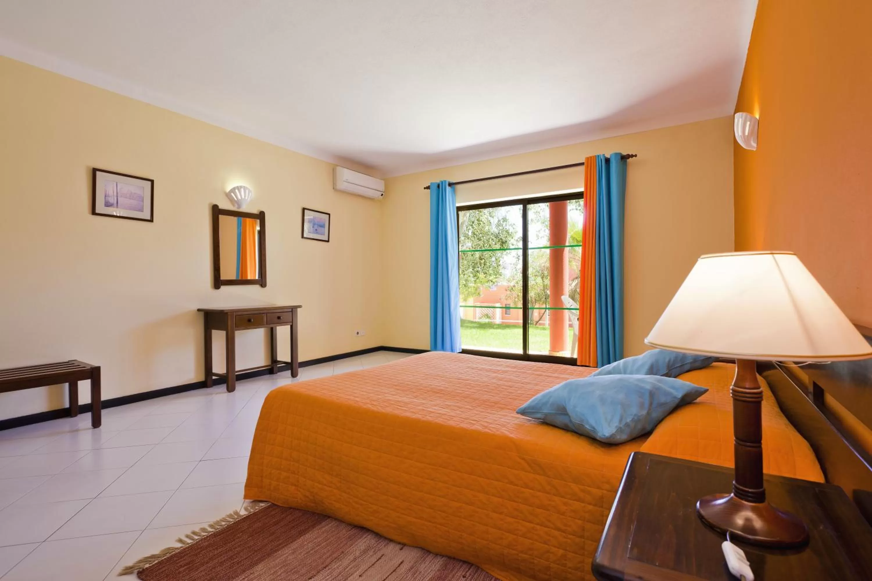 Bedroom, Bed in Colina Village