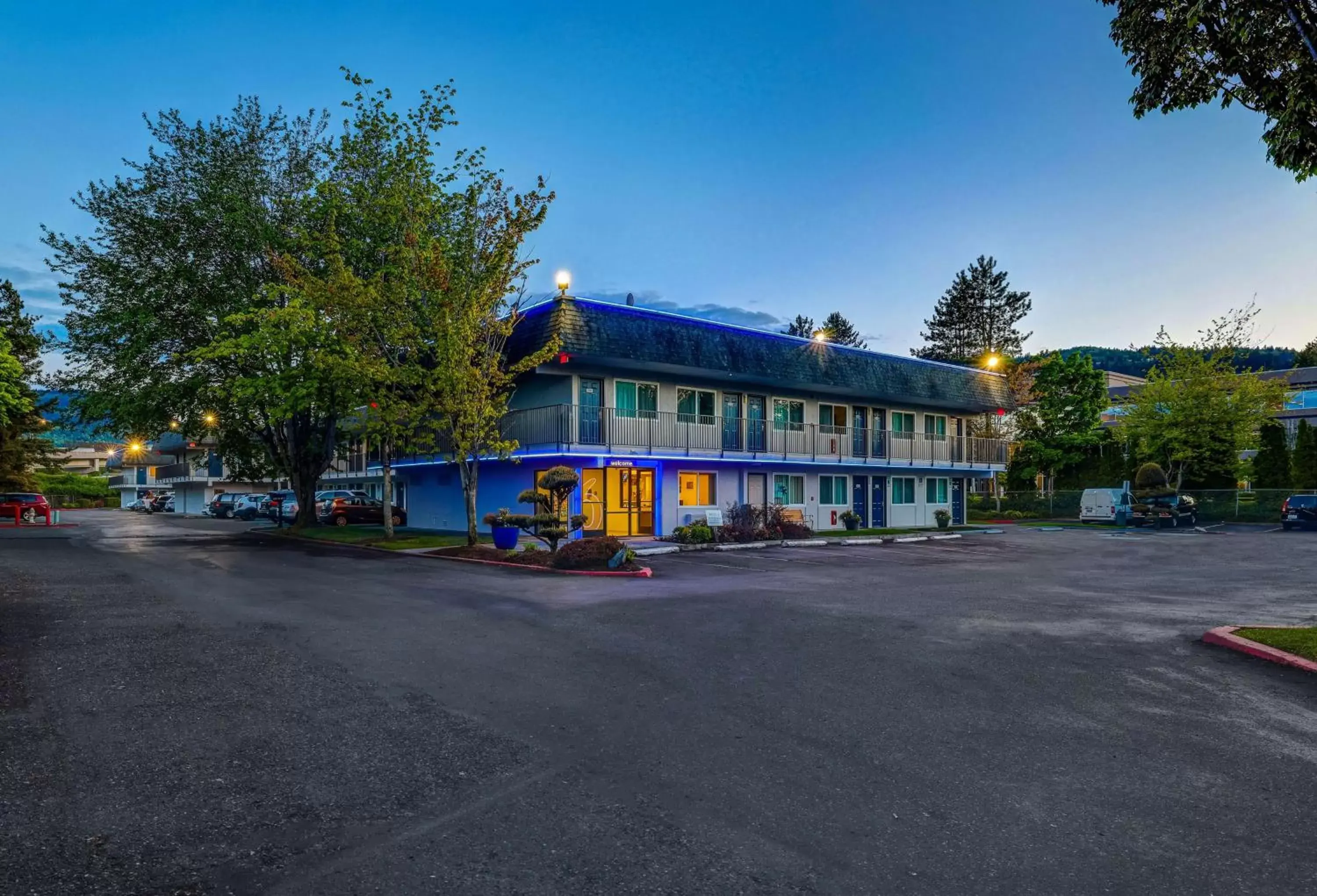 Property Building in Motel 6-Issaquah, WA - Seattle - East