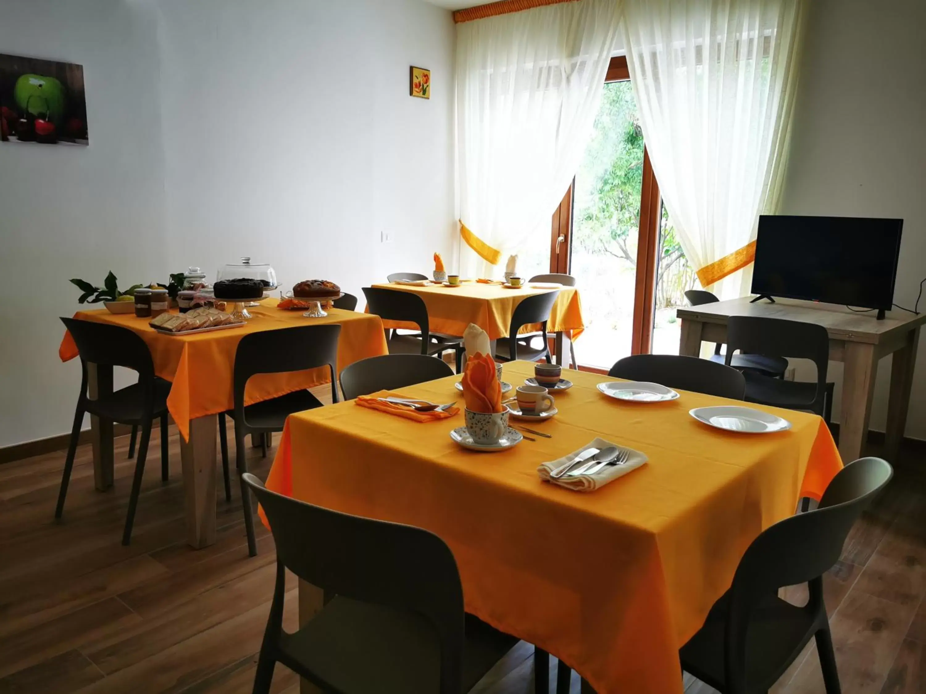Breakfast, Restaurant/Places to Eat in Agriturismo B&B Il Girasole