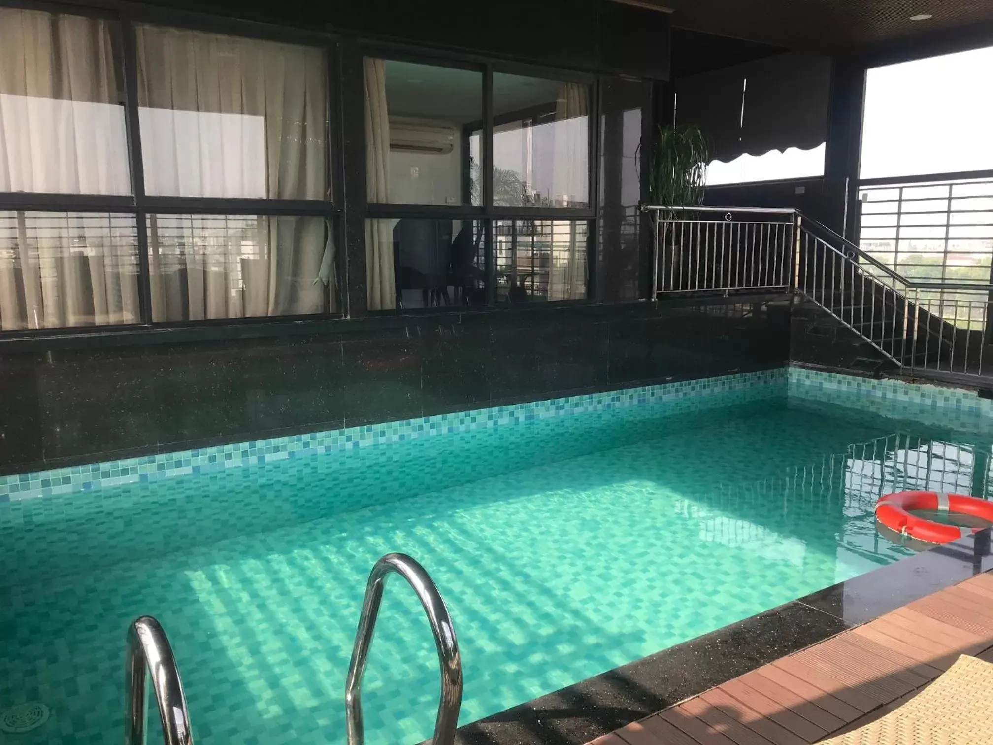 Swimming Pool in Silk Queen Grand Hotel