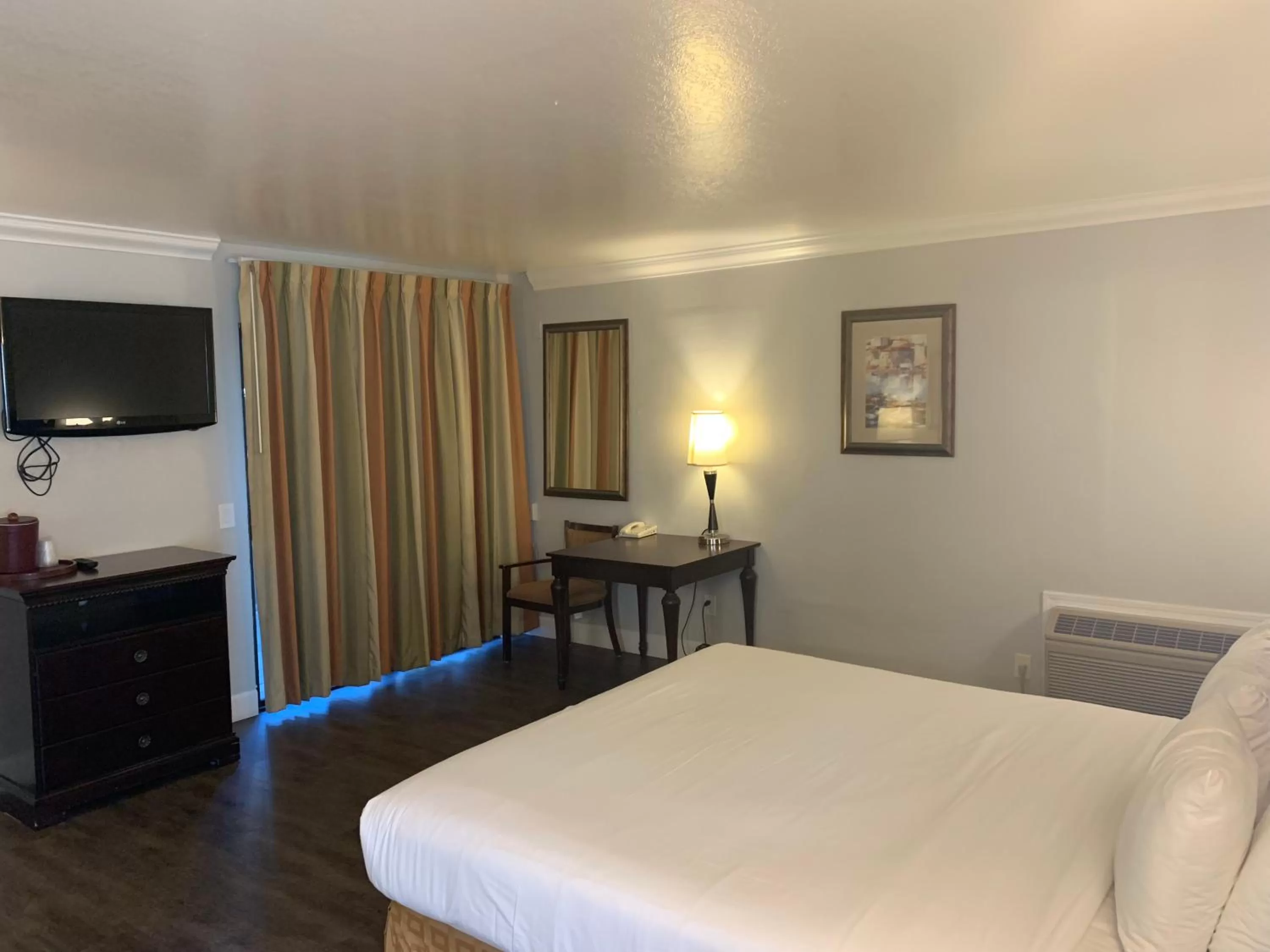 Bedroom, Bed in Stargazer Inn and Suites