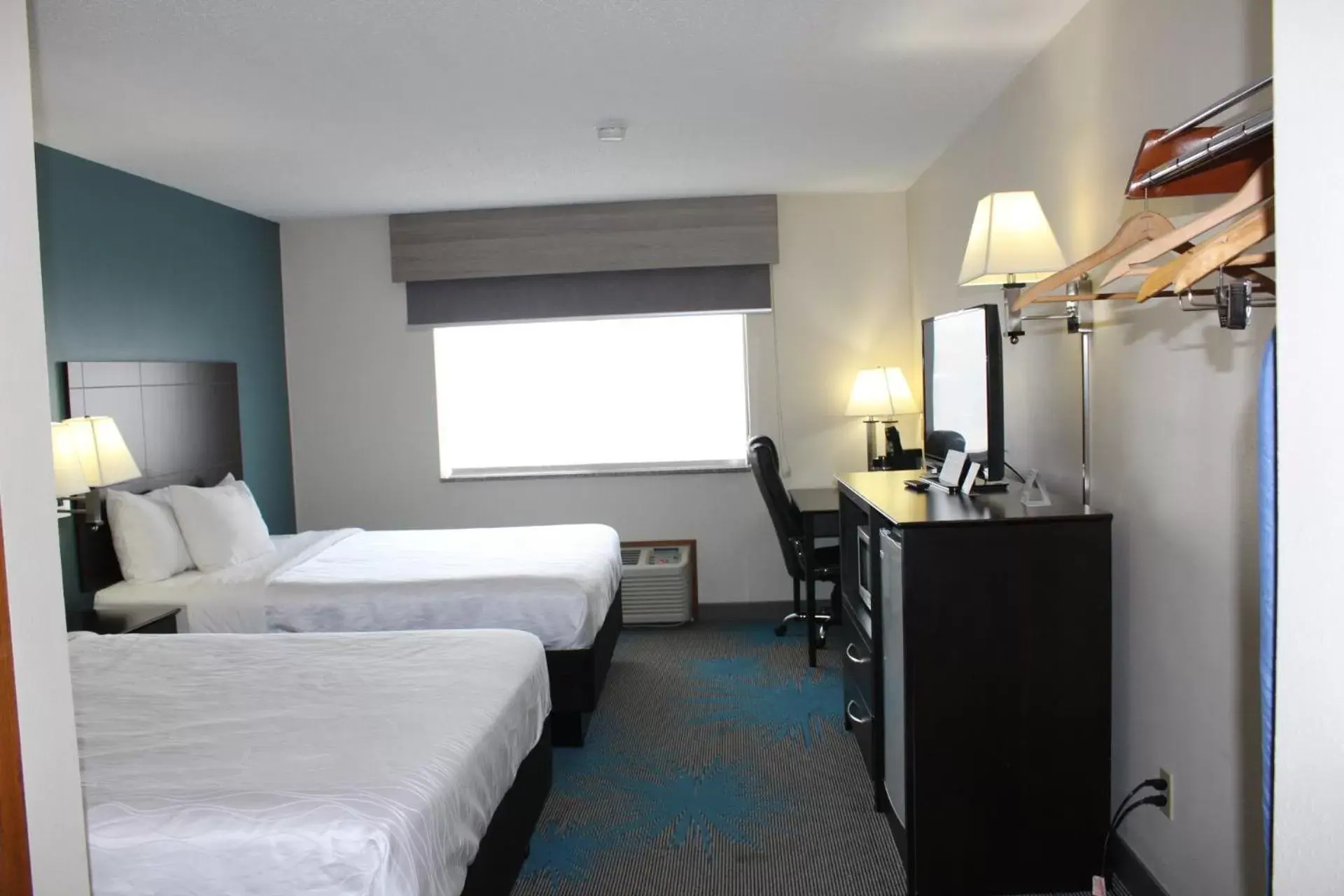 Reston Inn & Suites