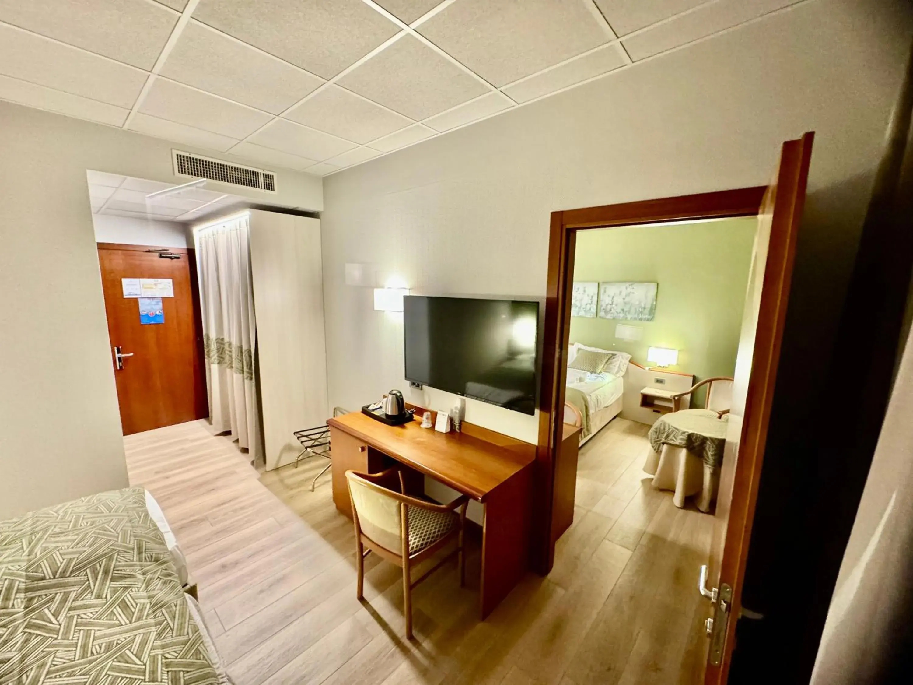 Bedroom, TV/Entertainment Center in Hotel all'Orso