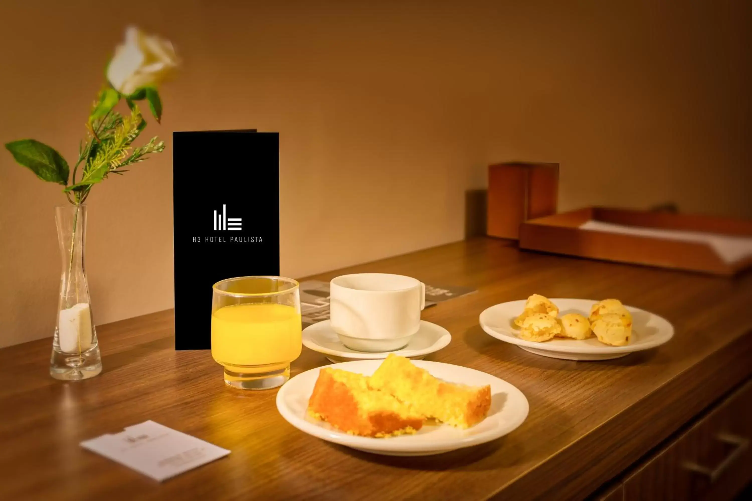 Food and drinks in H3 Hotel Paulista