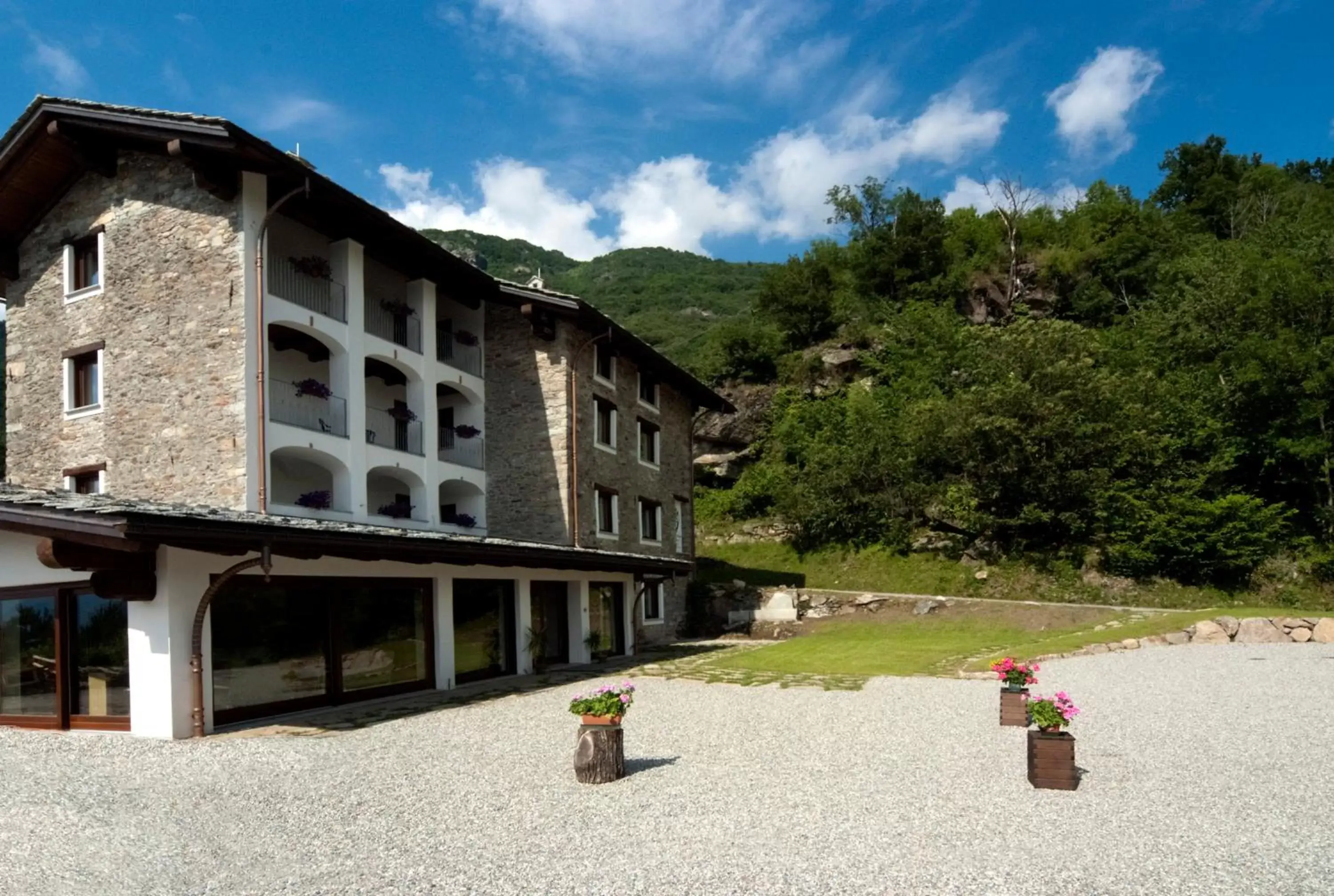 Facade/entrance, Property Building in Il Falco E La Volpe