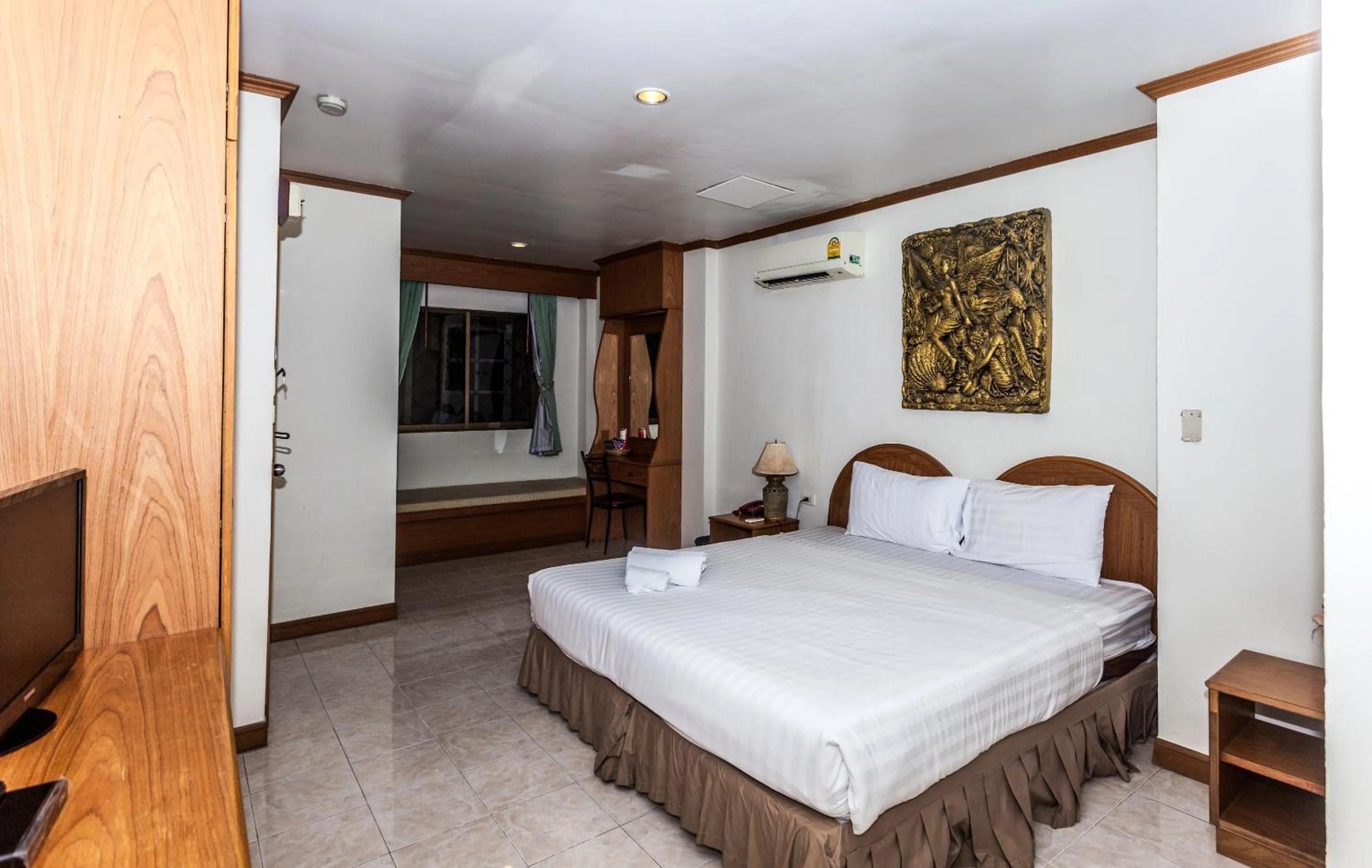 Photo of the whole room, Bed in Andaman Sea Patong