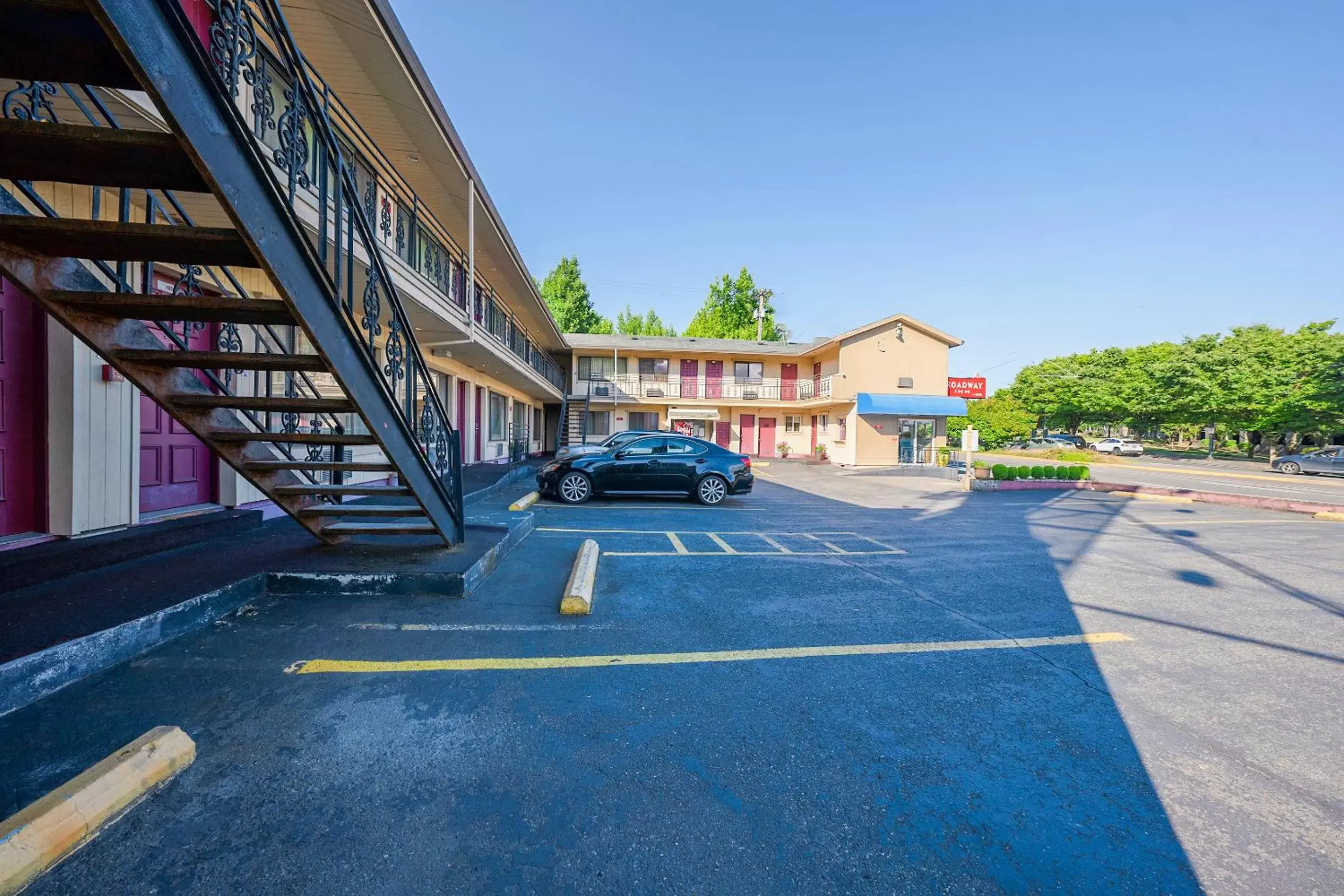 Parking, Property Building in Broadway Inn by OYO Portland Downtown