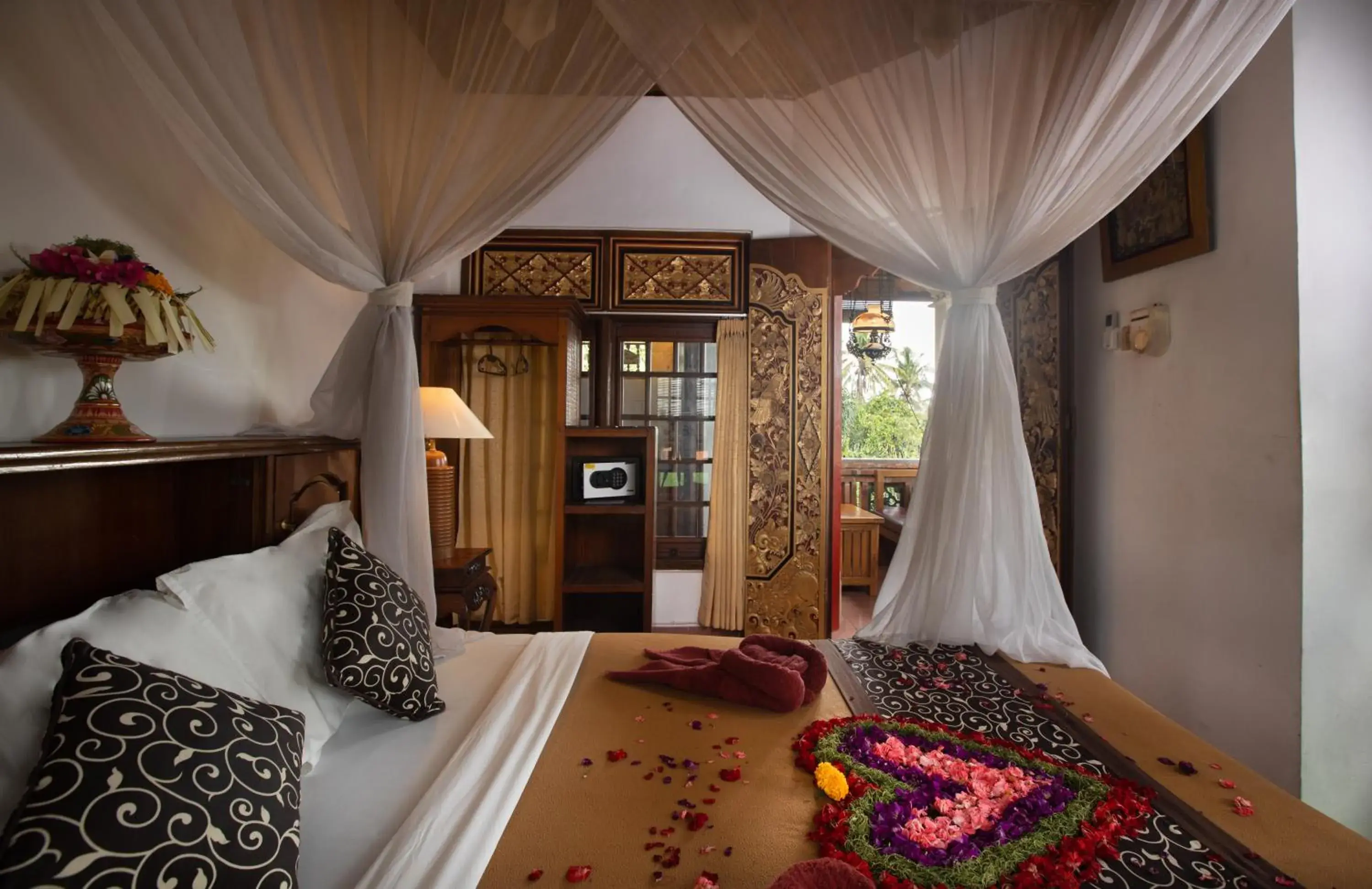 Bed in Ketut's Place Bed & Breakfast Ubud