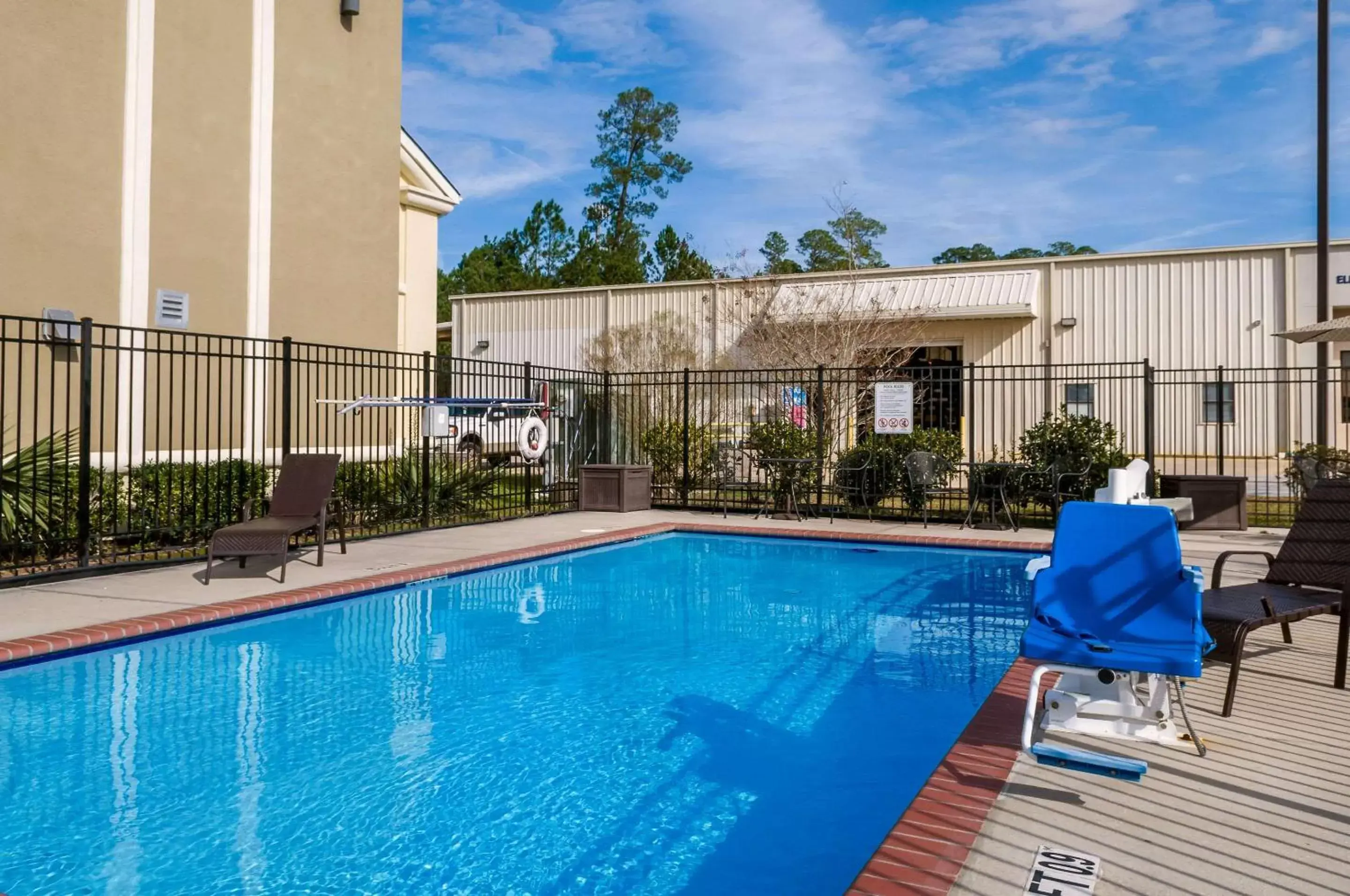 On site, Swimming Pool in Quality Inn & Suites Slidell