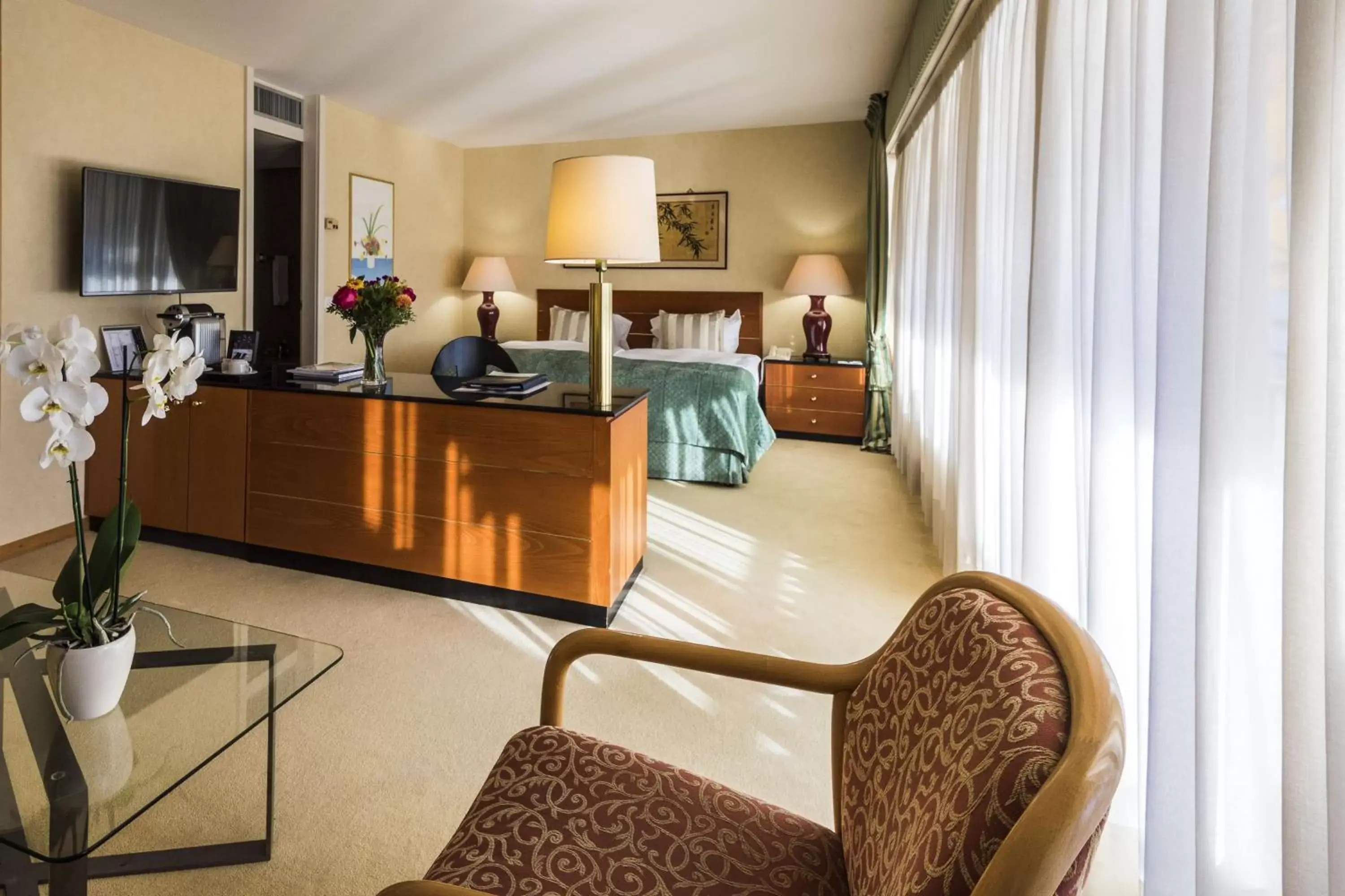 Junior Suite with Balcony and Lake View in Royal Plaza Montreux