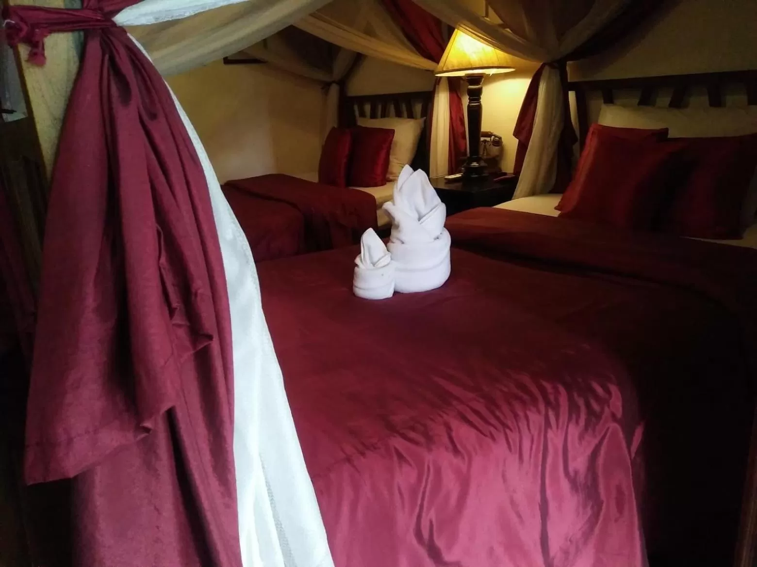 Bed in Tri Yaan Na Ros Colonial House