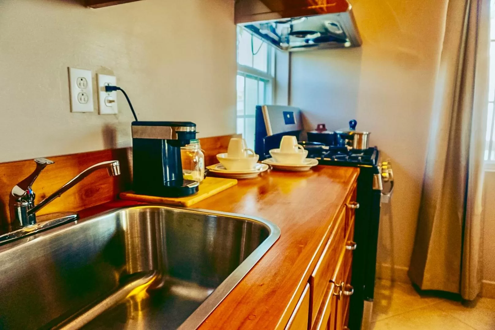 Kitchen or kitchenette in La Isla Resort