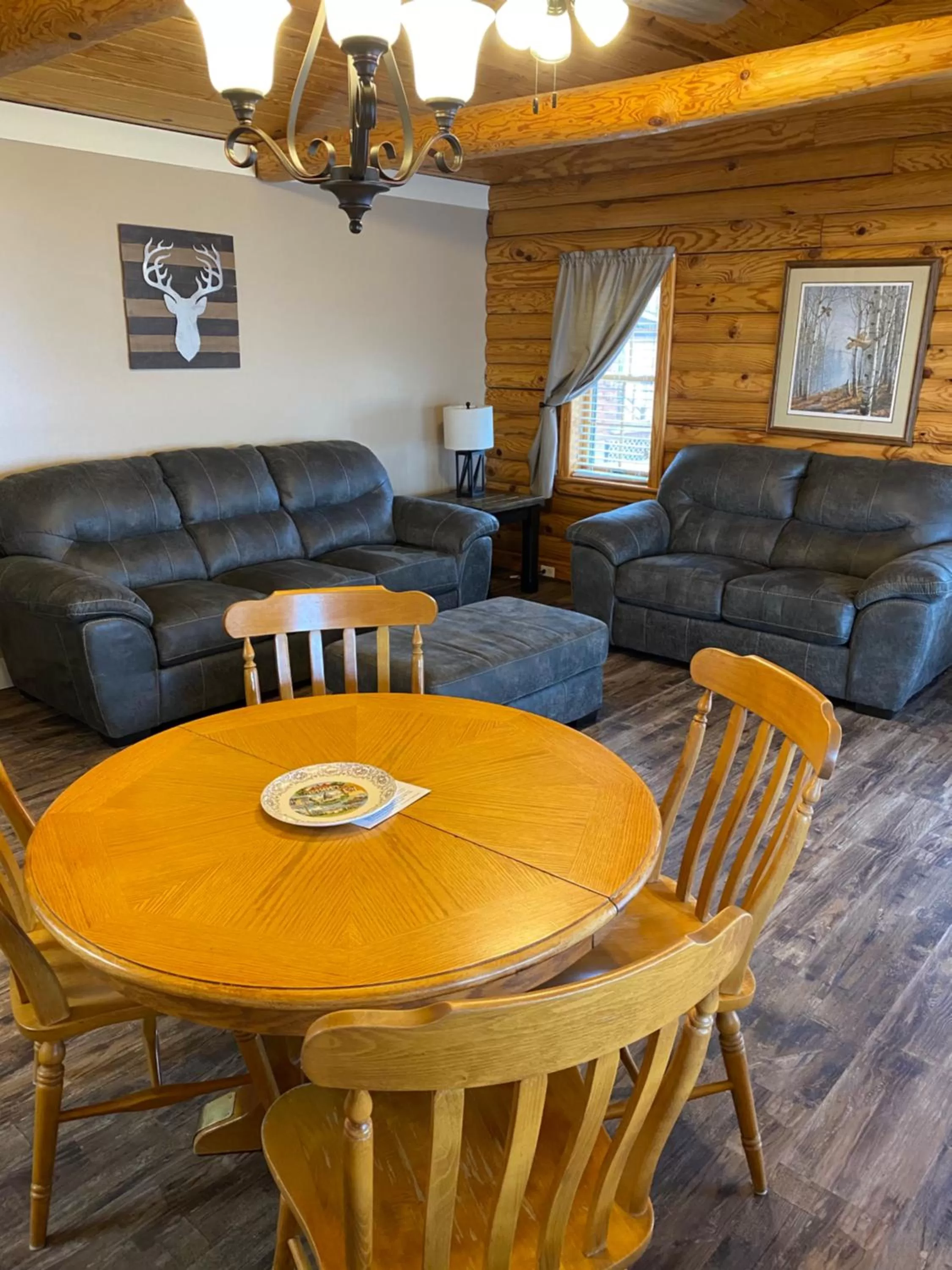 Living room, Dining Area in Crown Lake Resort & RV
