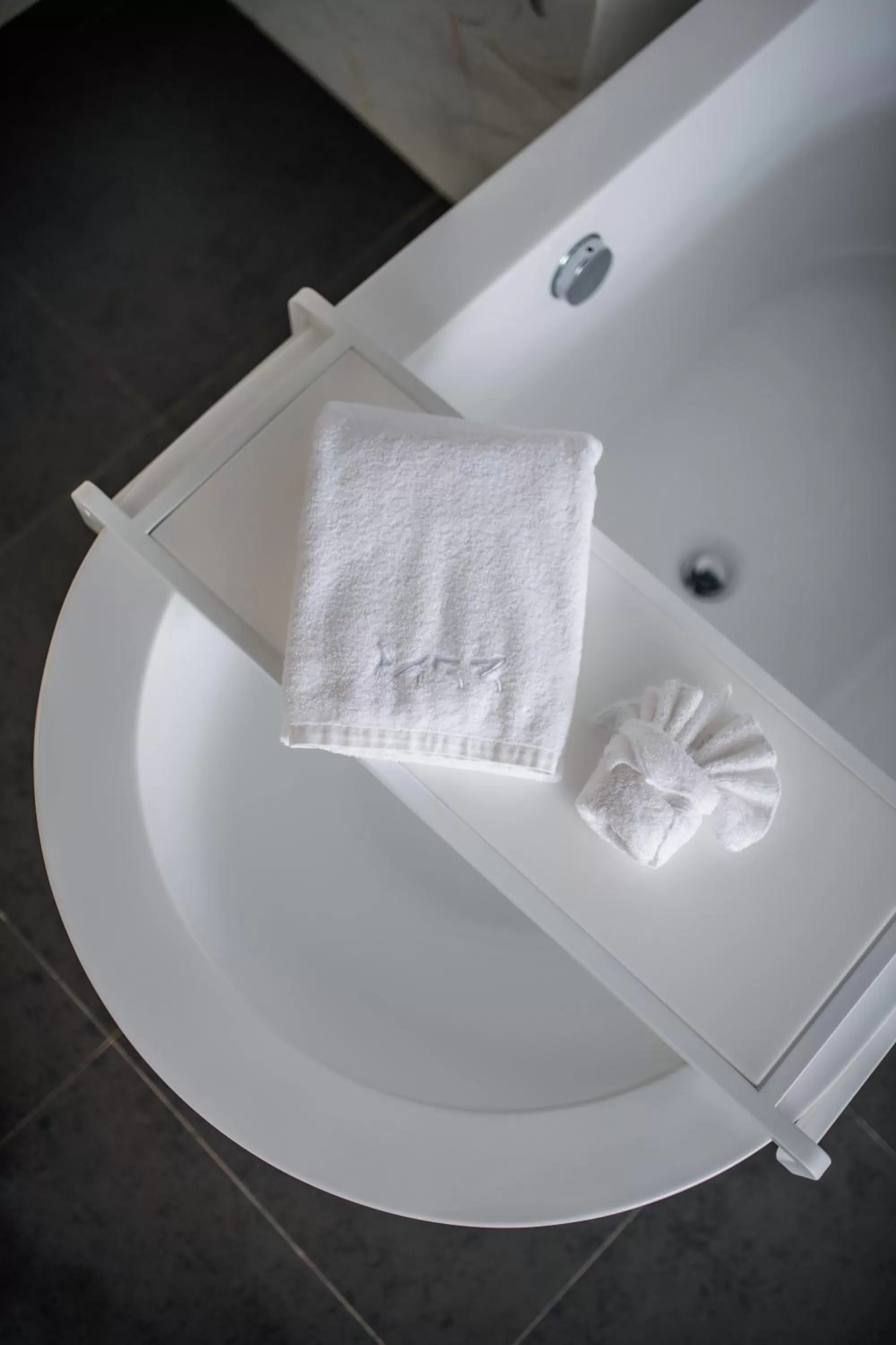 Bath in Messier 53 Hotel Yerevan