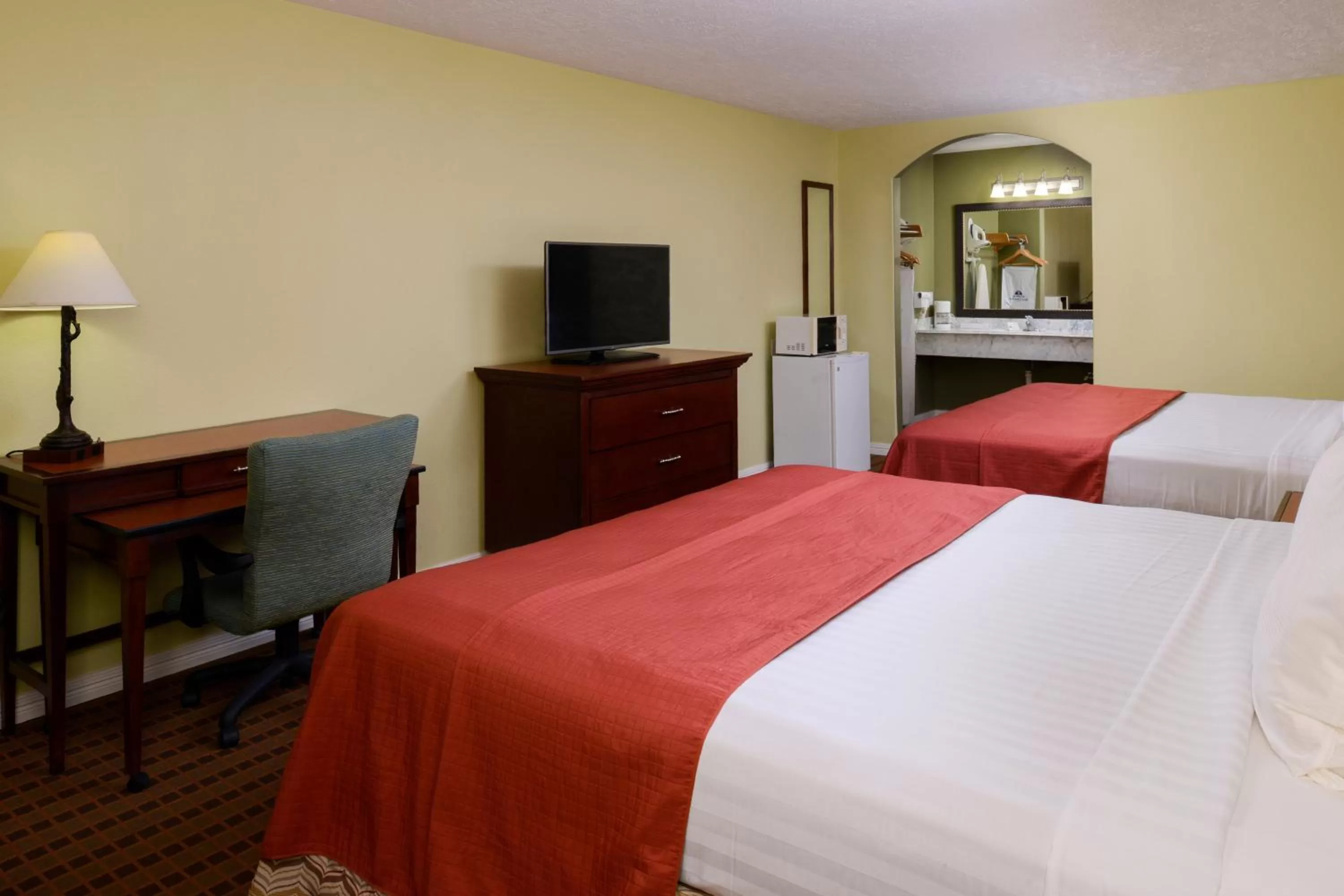 Bed in Americas Best Value Inn & Suites Waller/Prairie View