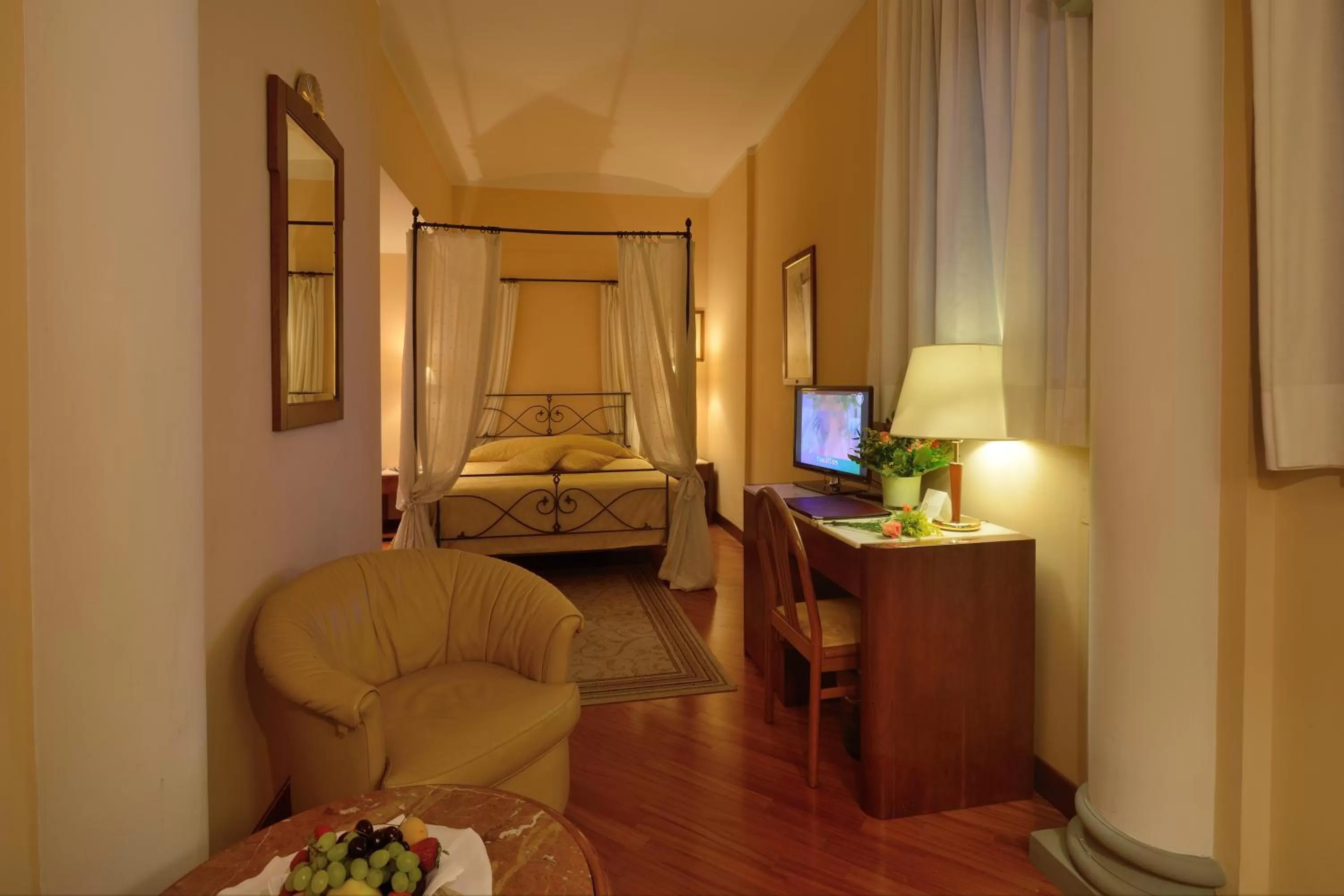 Photo of the whole room, Bed in Hotel Roma