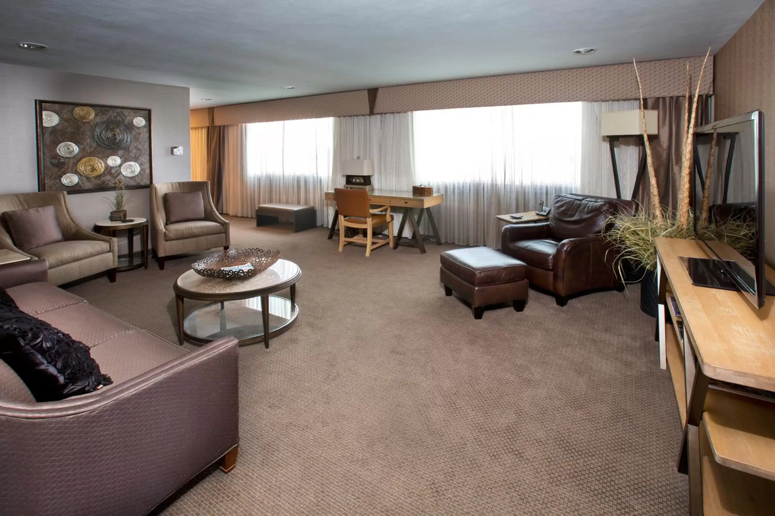Photo of the whole room, Seating Area in Holiday Inn Sioux Falls-City Center, an IHG Hotel