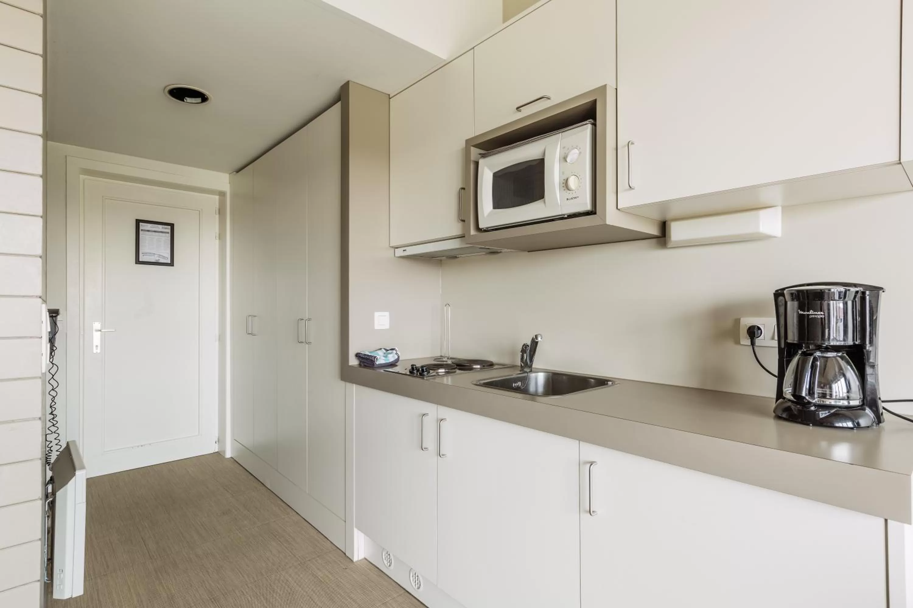 Kitchen or kitchenette in C-Hotels Zeegalm