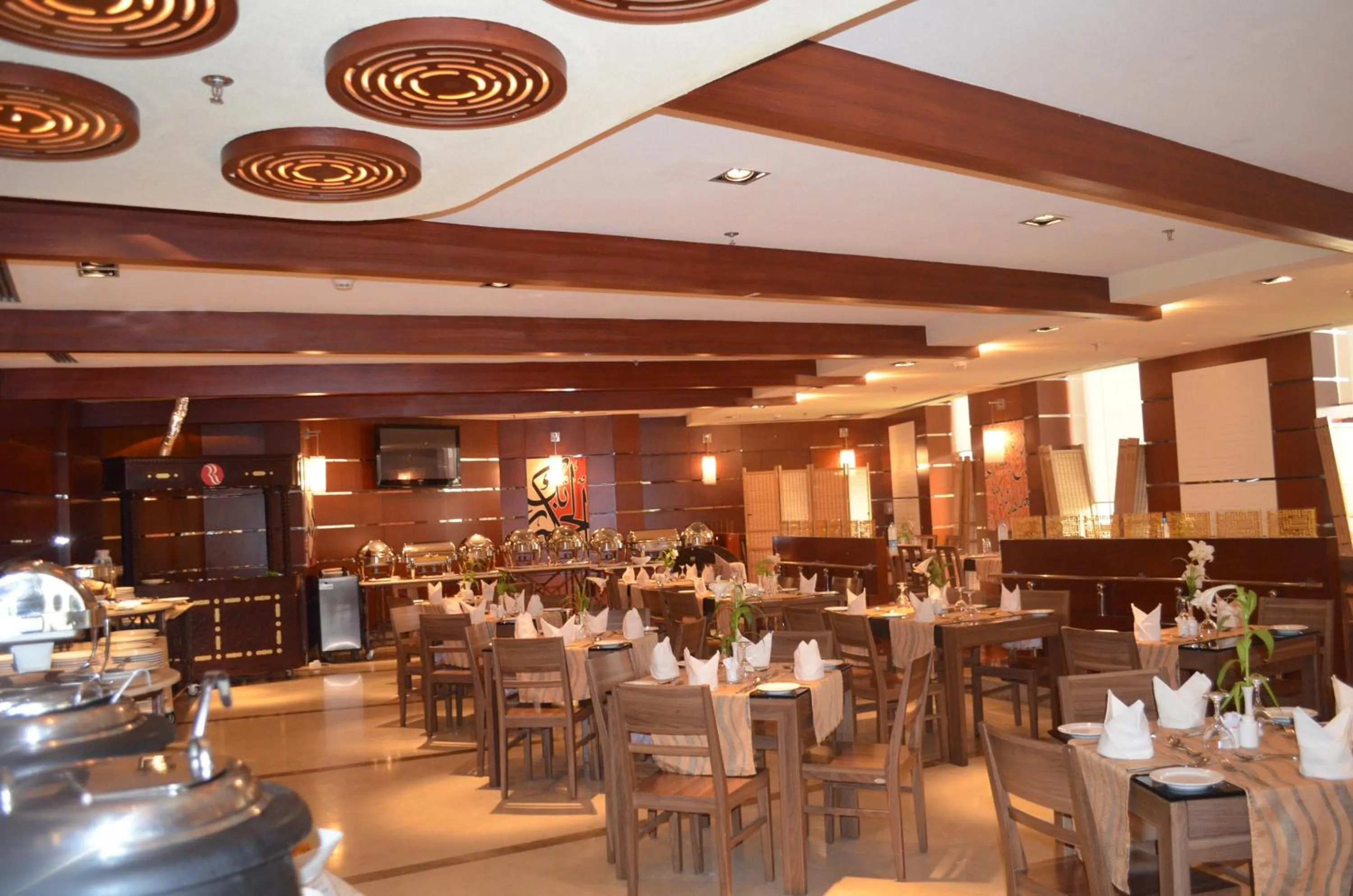 Restaurant/places to eat in Eastyard Khobar Hotel - Formerly Ramada by Wyndham Khobar