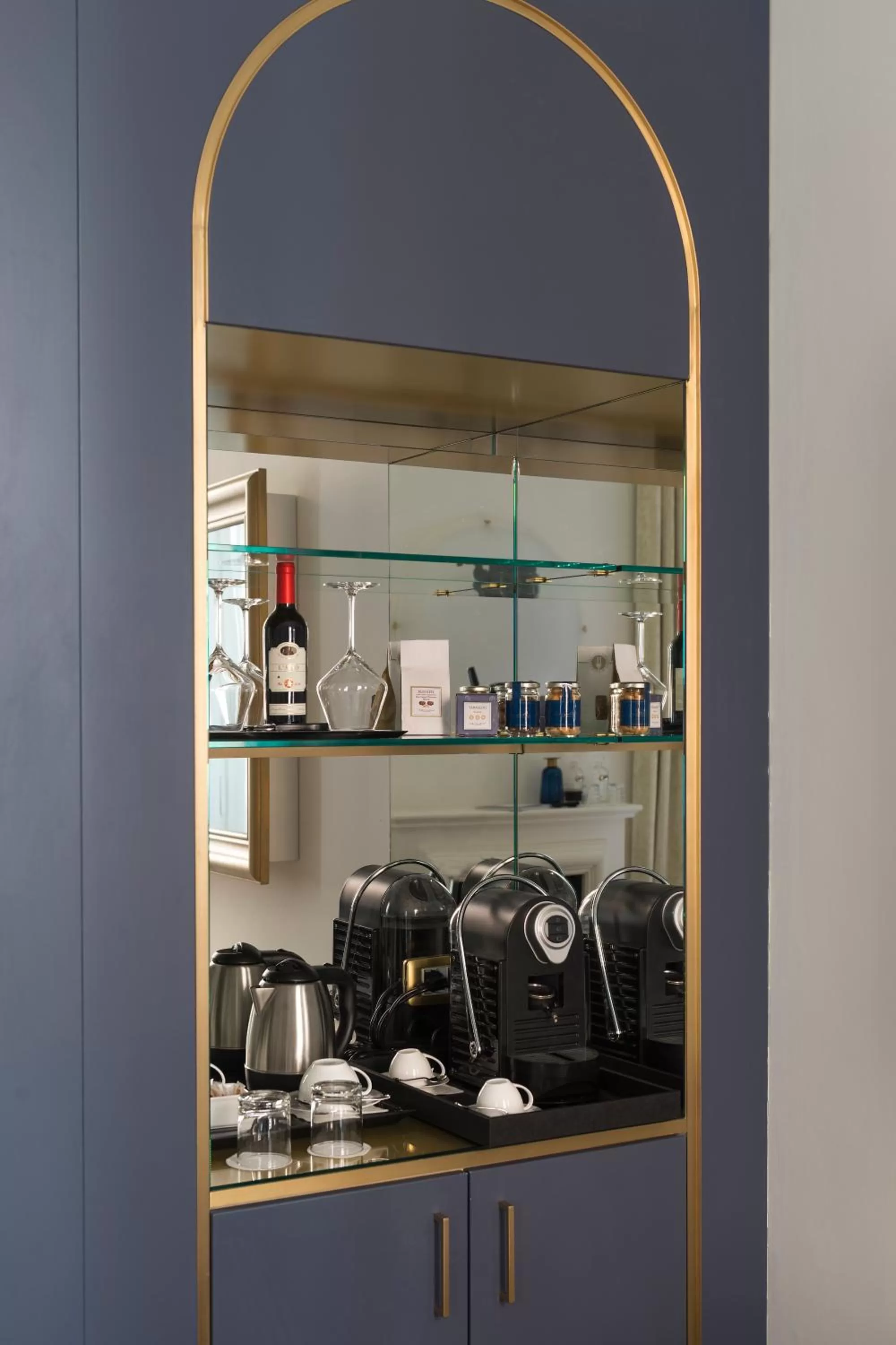 Coffee/tea facilities in Elizabeth Unique Hotel | a Member of Design Hotels™