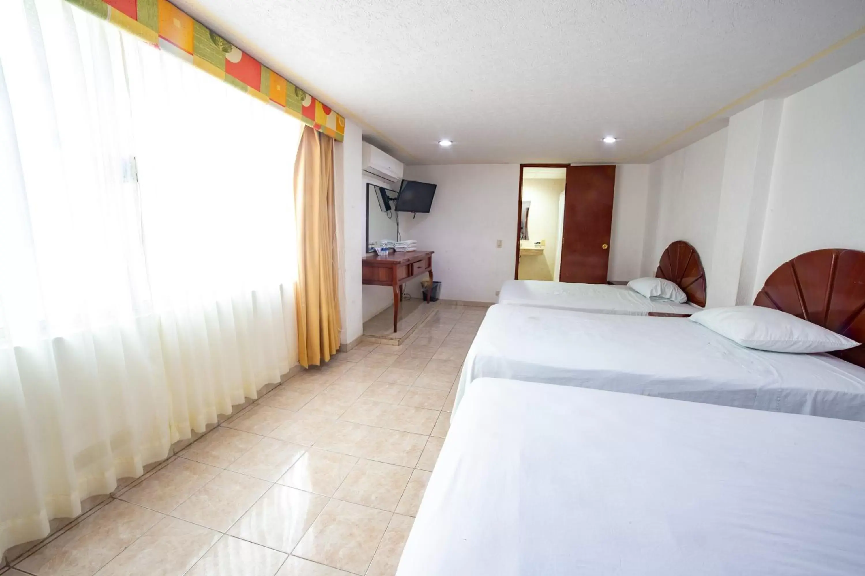 Bedroom, Bed in Caribe Princess