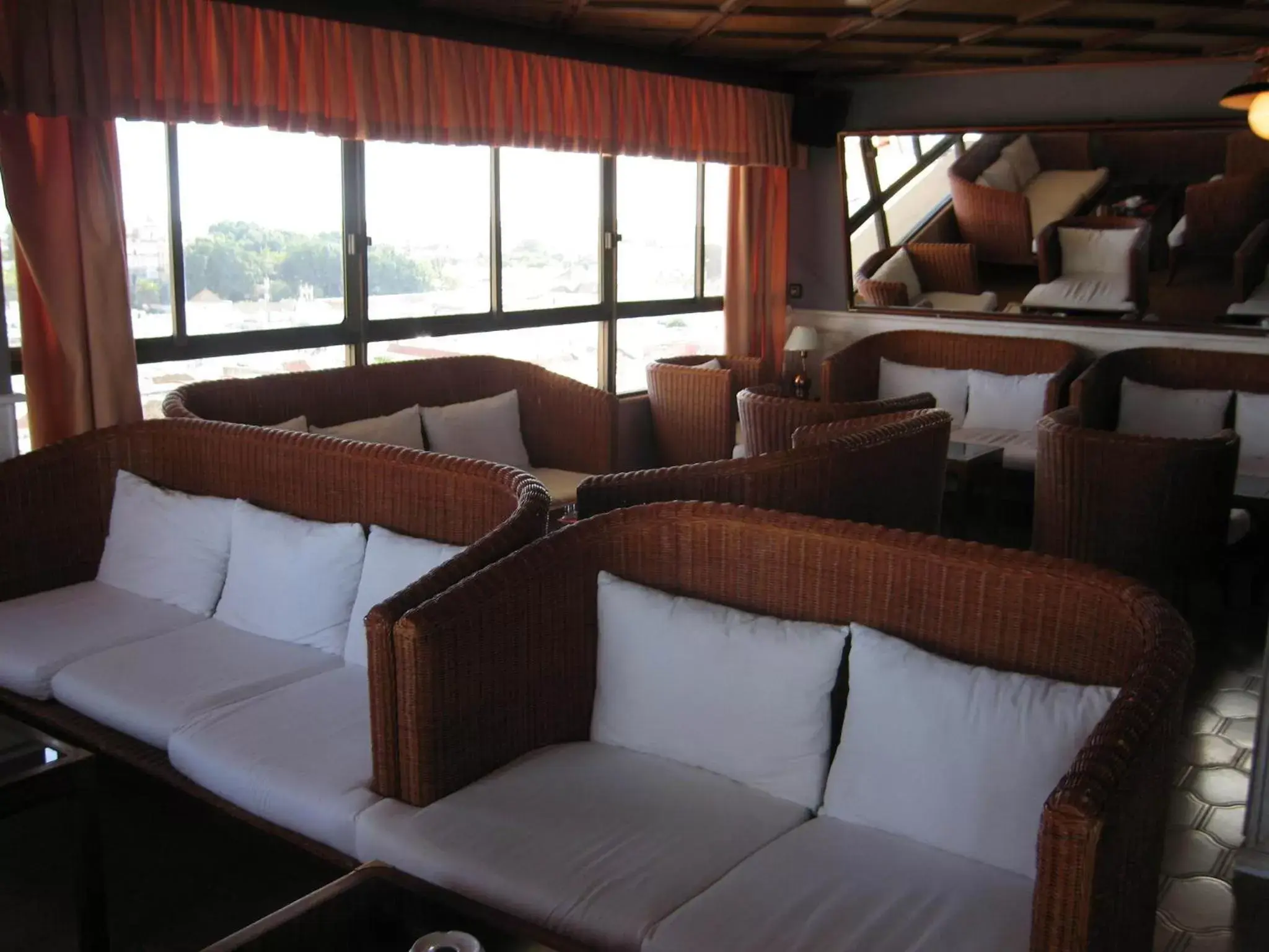 Lounge or bar, Seating Area in Hotel Guadalquivir