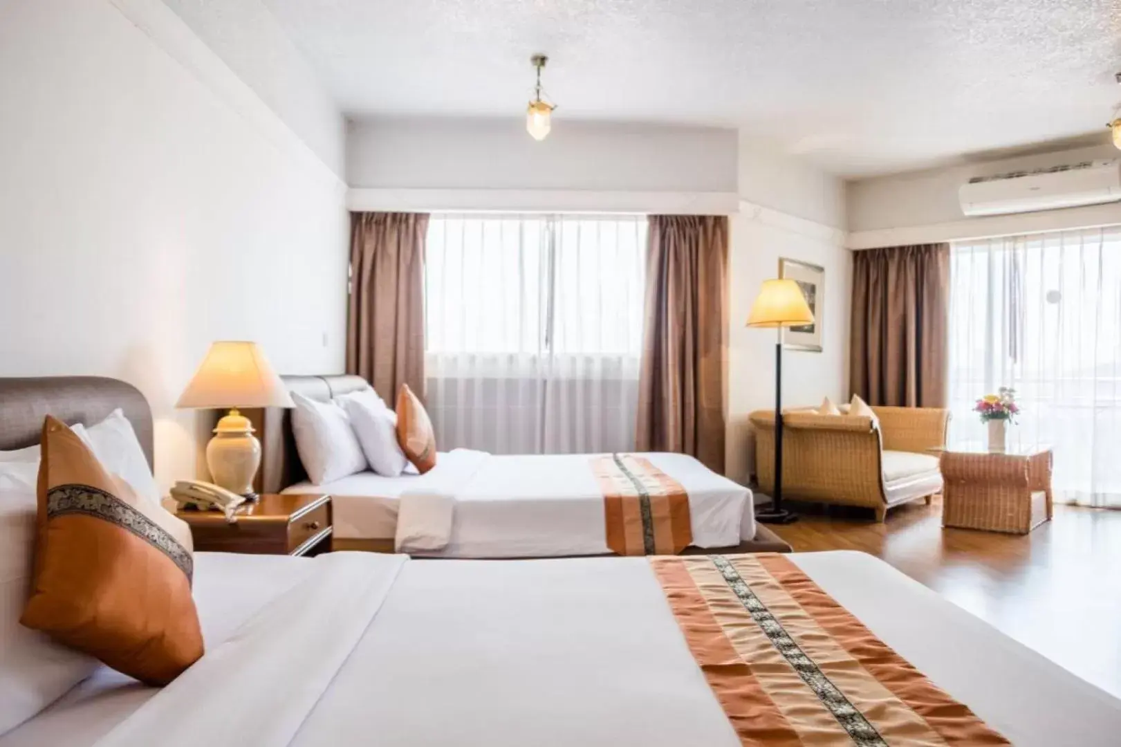 Photo of the whole room, Bed in Markland Seaside Pattaya Photo of the whole room, Bed in Markland Seaside Pattaya