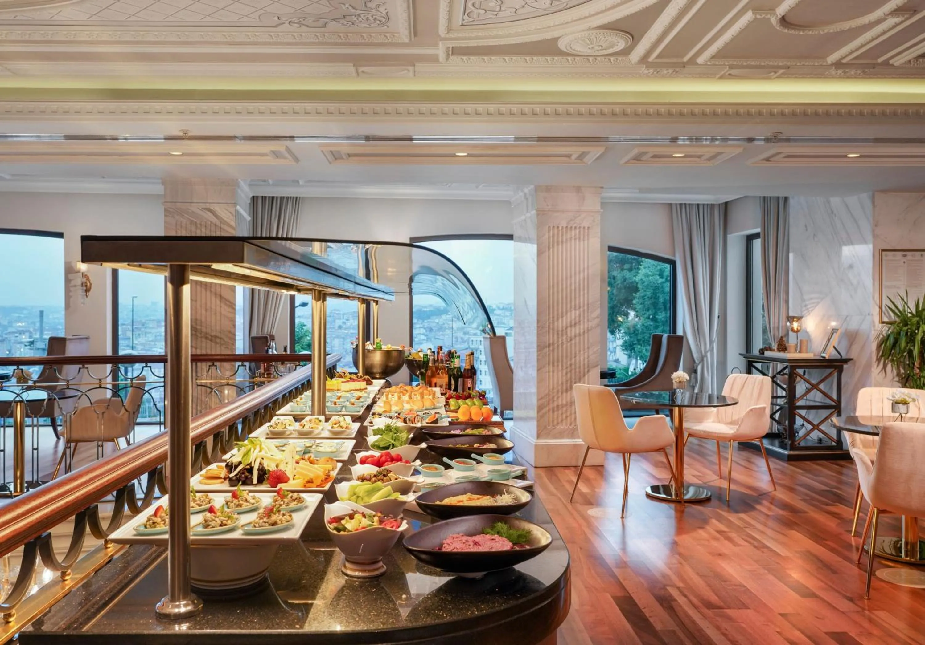 Restaurant/places to eat in Rixos Pera Istanbul