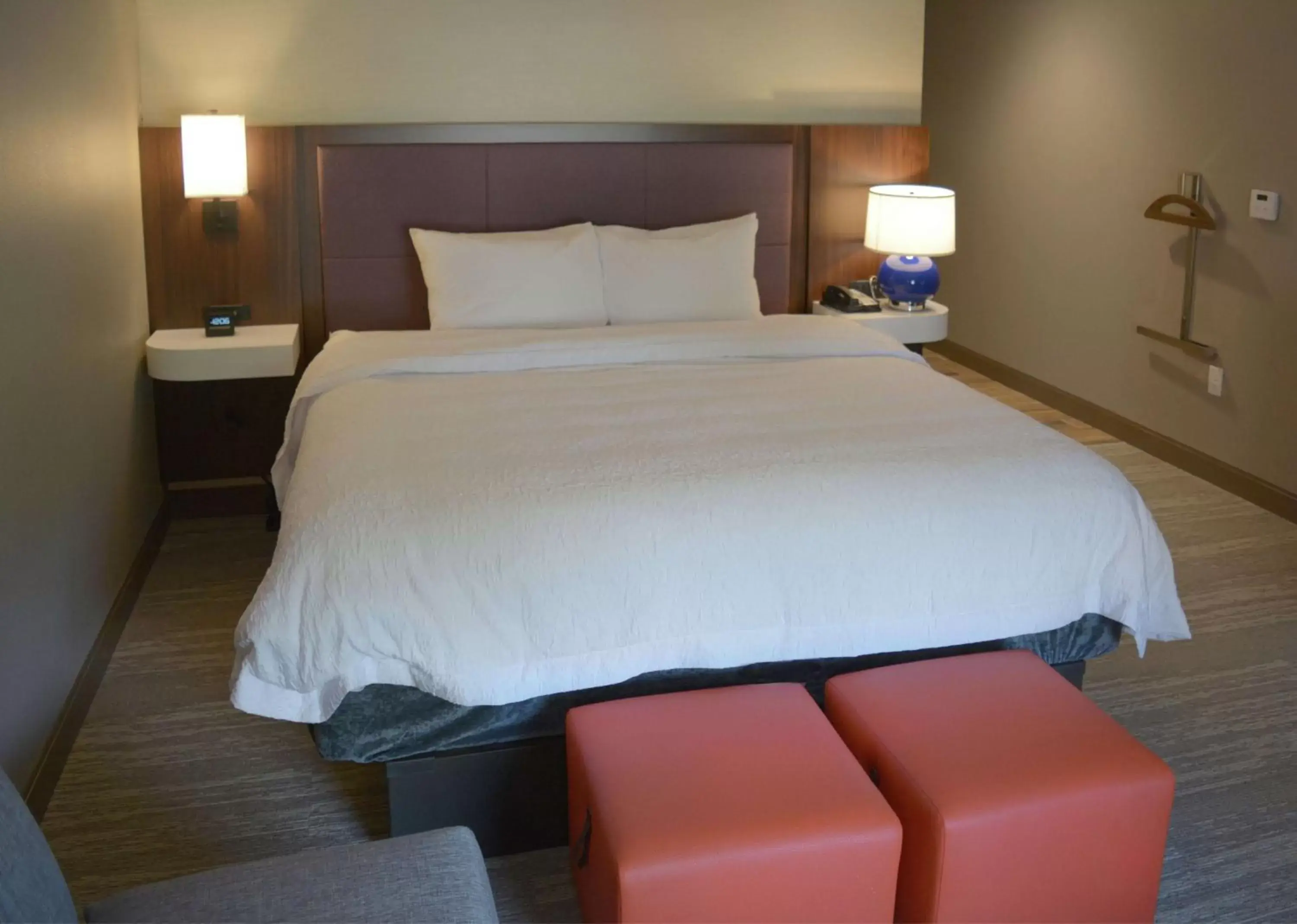 Bed in Hampton Inn & Suites Philadelphia/Media