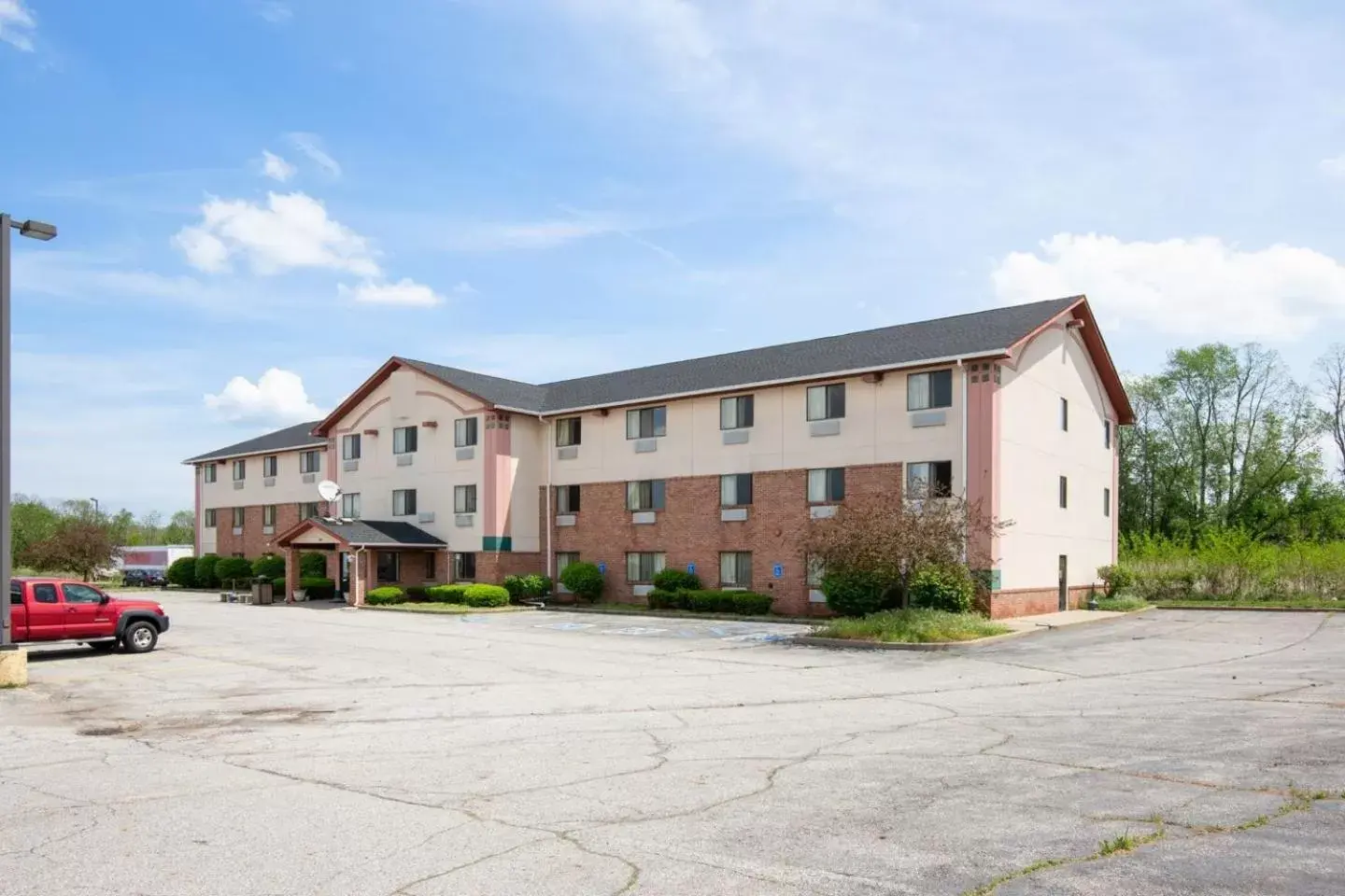 Property Building in OYO Hotel Portage I-94