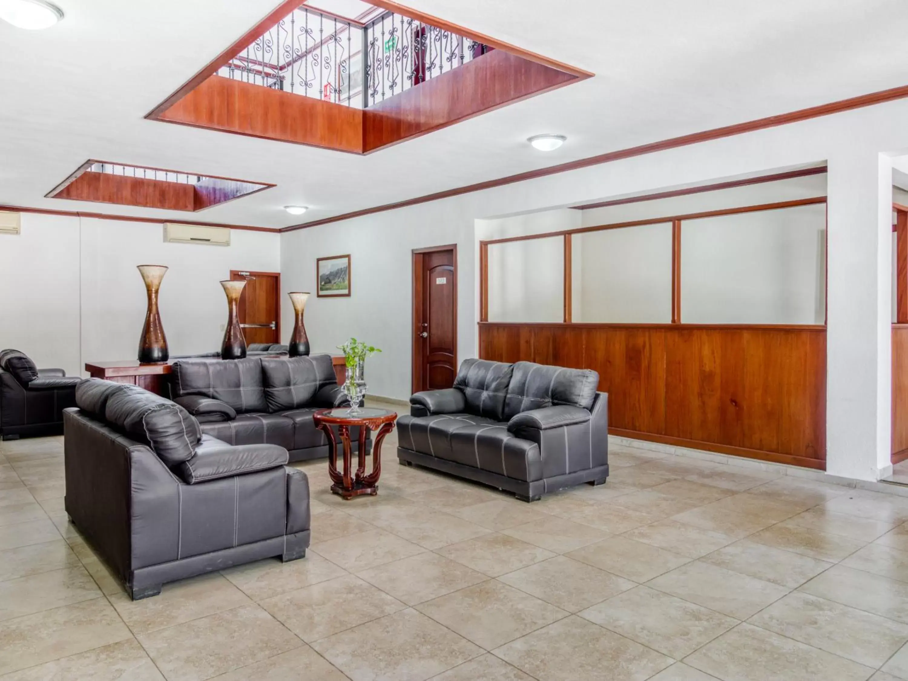 Seating Area in Monte Salerno Hotel & Suites