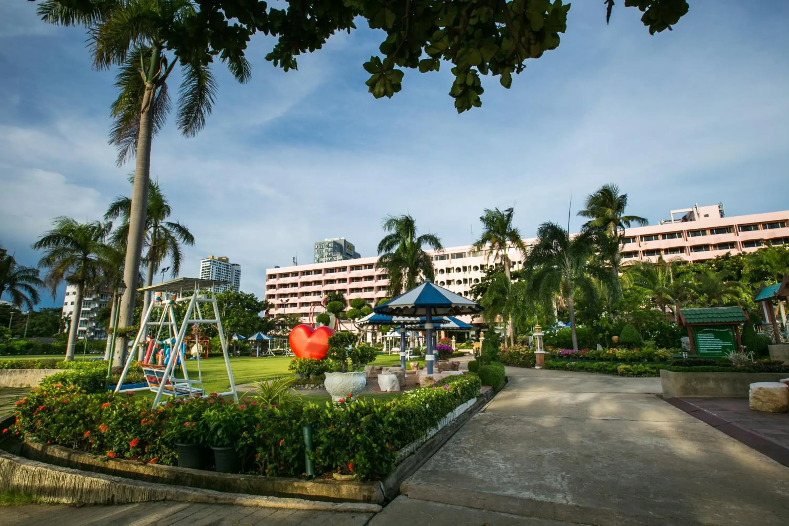 Garden, Property Building in Asia Pattaya Hotel