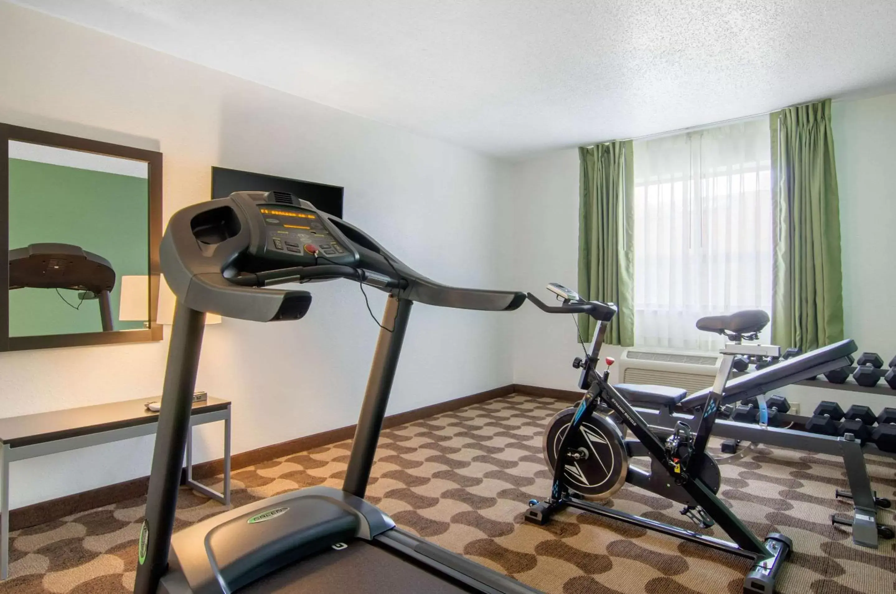 Fitness centre/facilities, Fitness Center/Facilities in Quality Inn