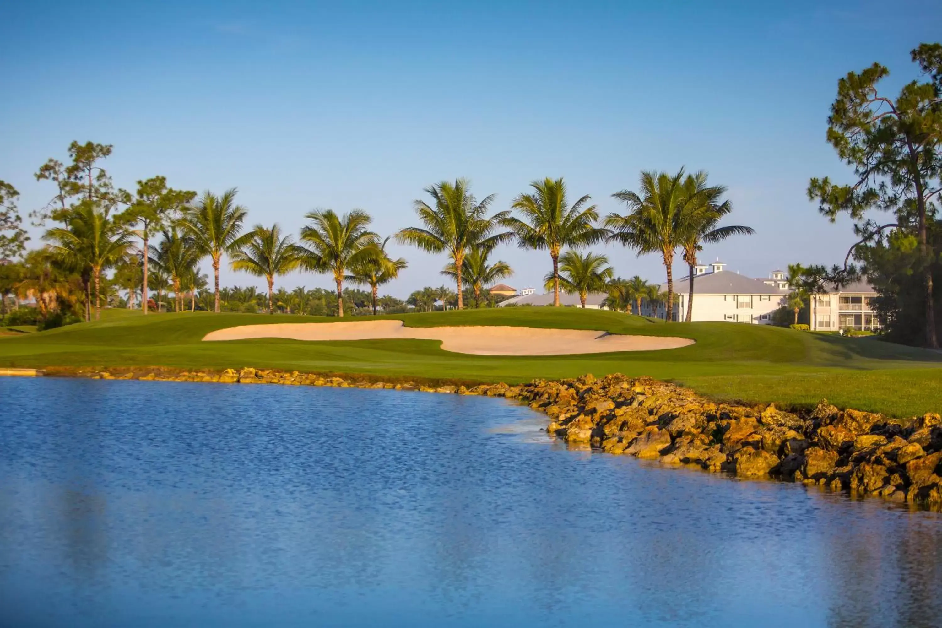 Golfcourse in GreenLinks Golf Villas at Lely Resort
