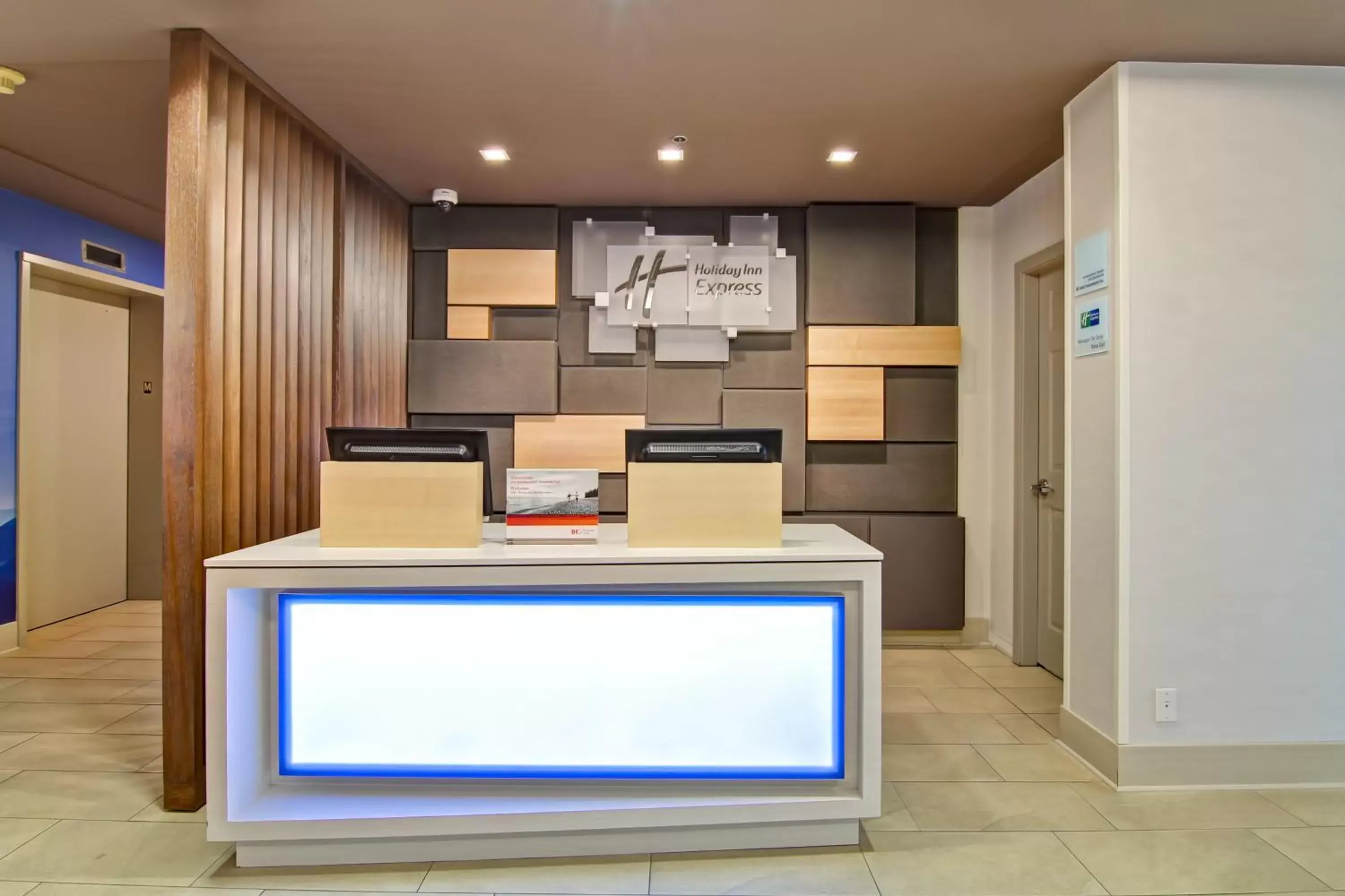 Property building in Holiday Inn Express Kamloops by IHG Property building in Holiday Inn Express Kamloops by IHG