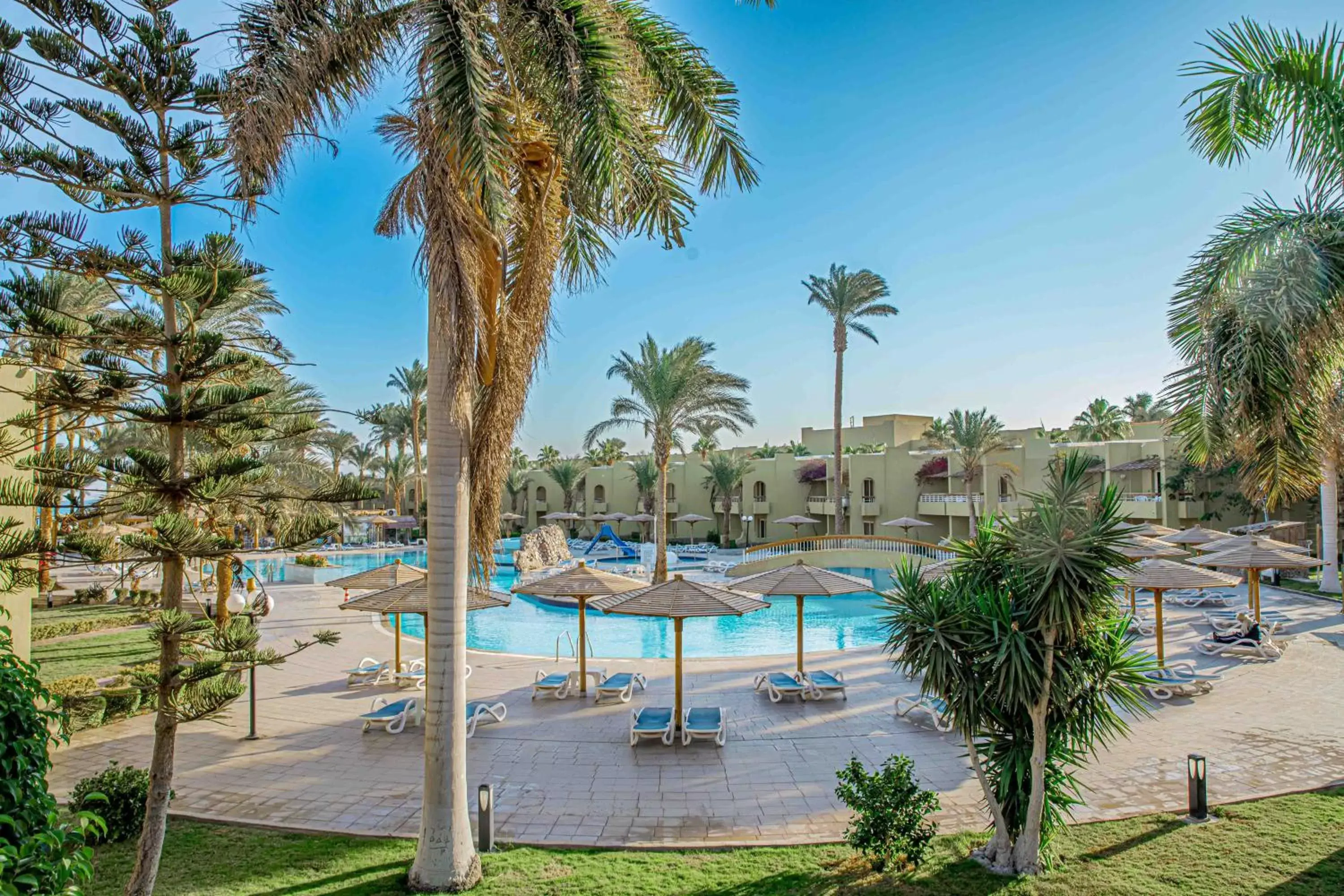 Pool View in Palm Beach Resort Families and Couples only