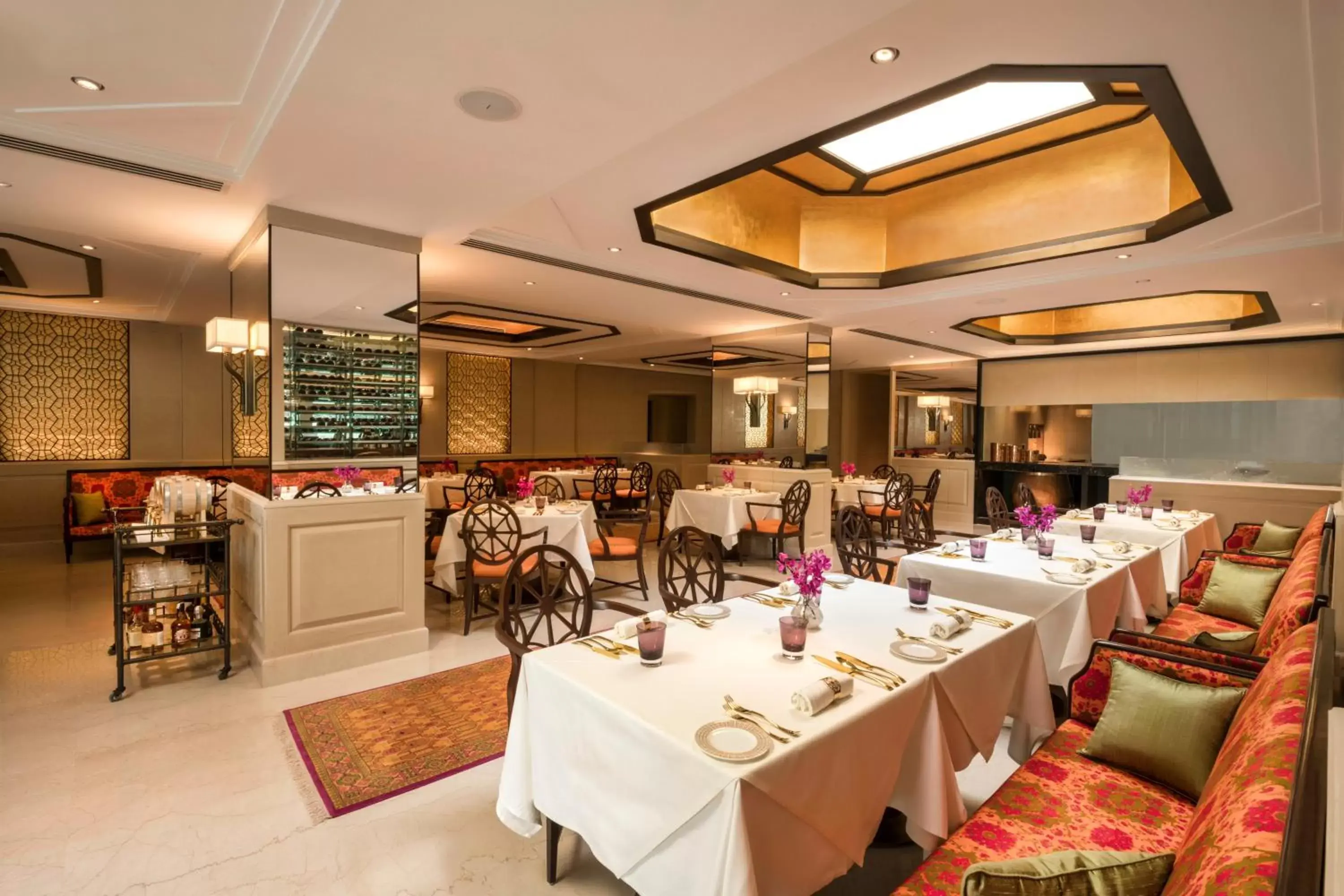 Restaurant/places to eat in The Oberoi New Delhi Restaurant/places to eat in The Oberoi New Delhi
