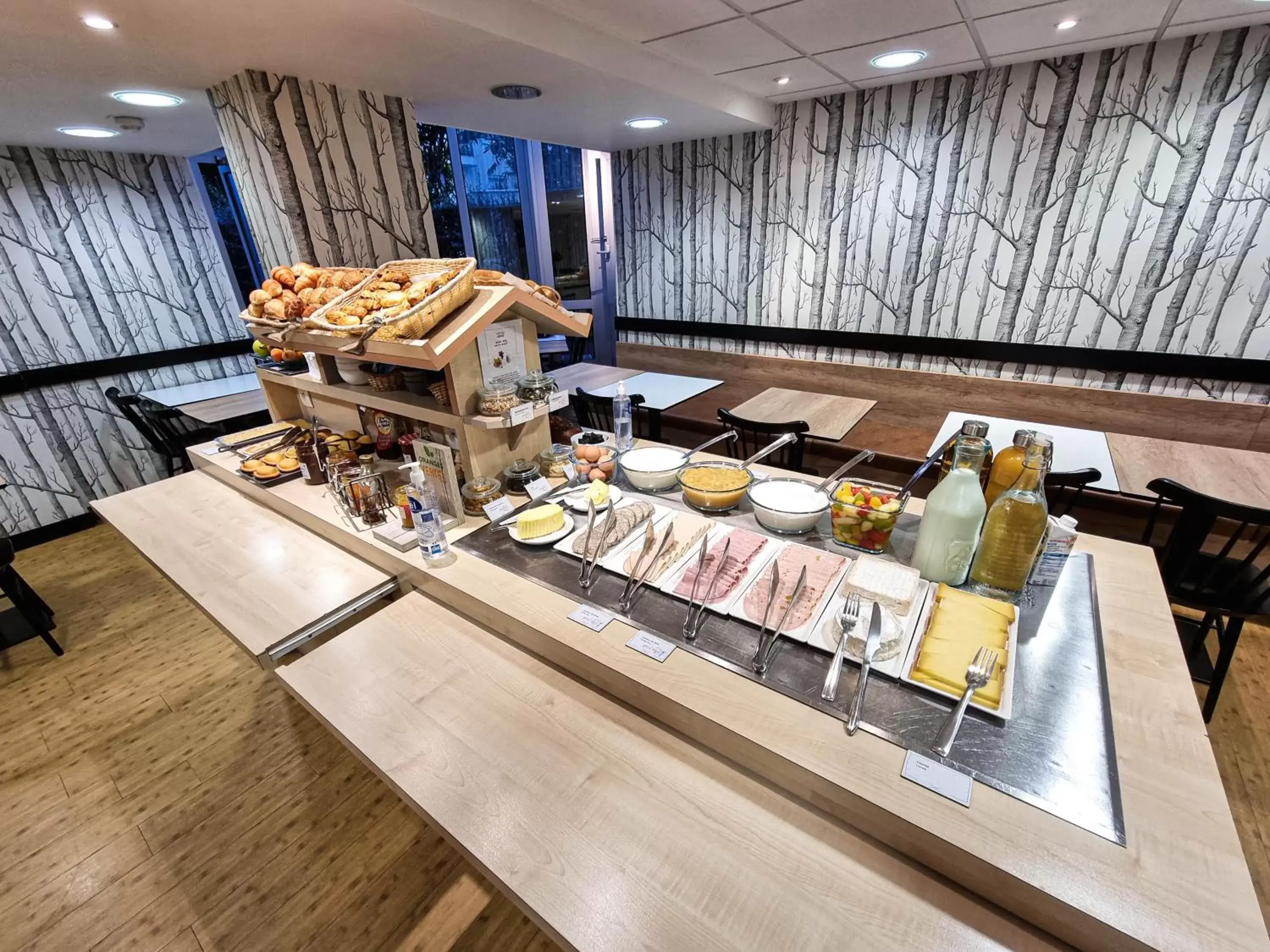 Breakfast in ibis Styles Caen Centre Historique