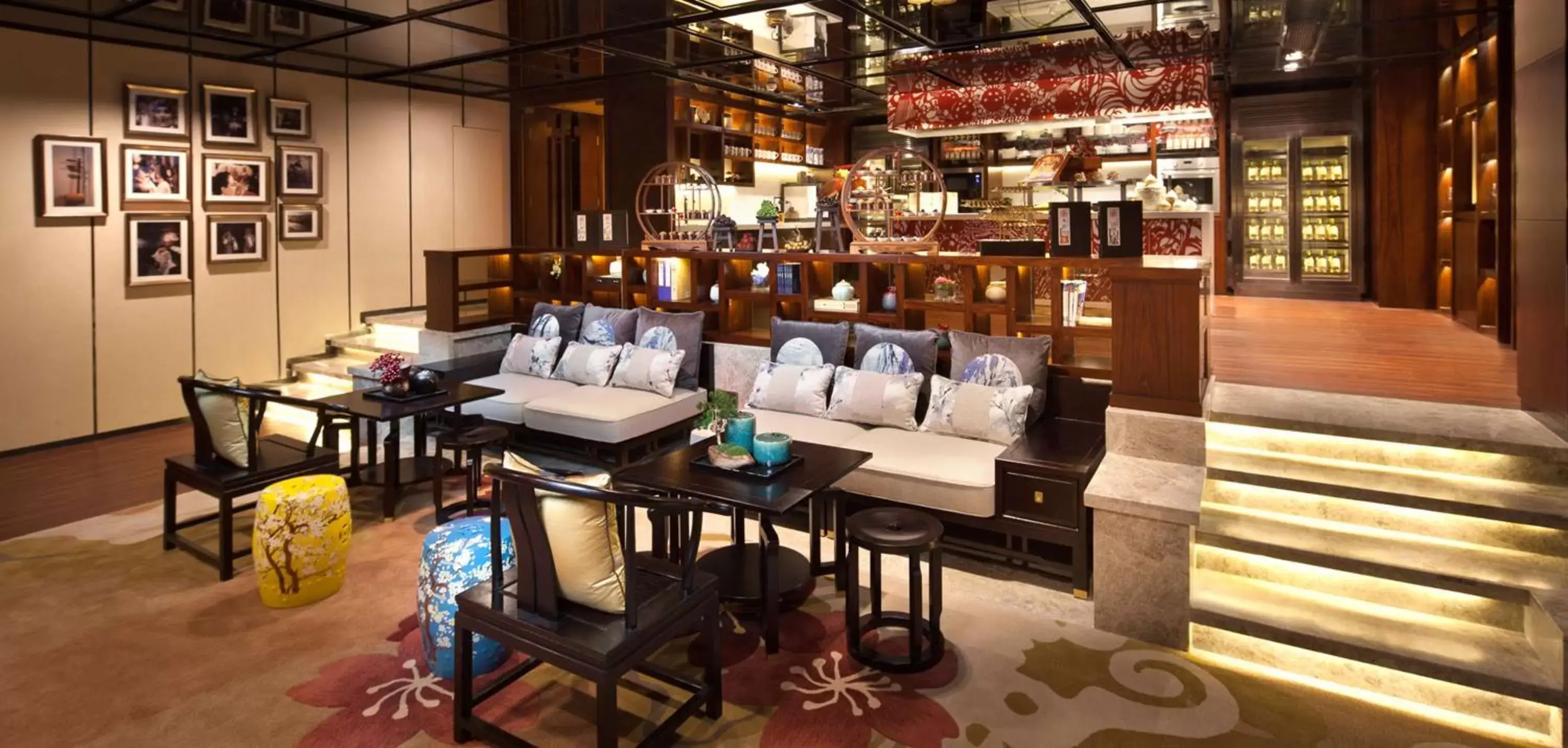 Lobby or reception, Restaurant/Places to Eat in DoubleTree by Hilton Guangzhou - Closed to Sun Yat-sen Memorial Hall and Beijing Road Pedestrian Street