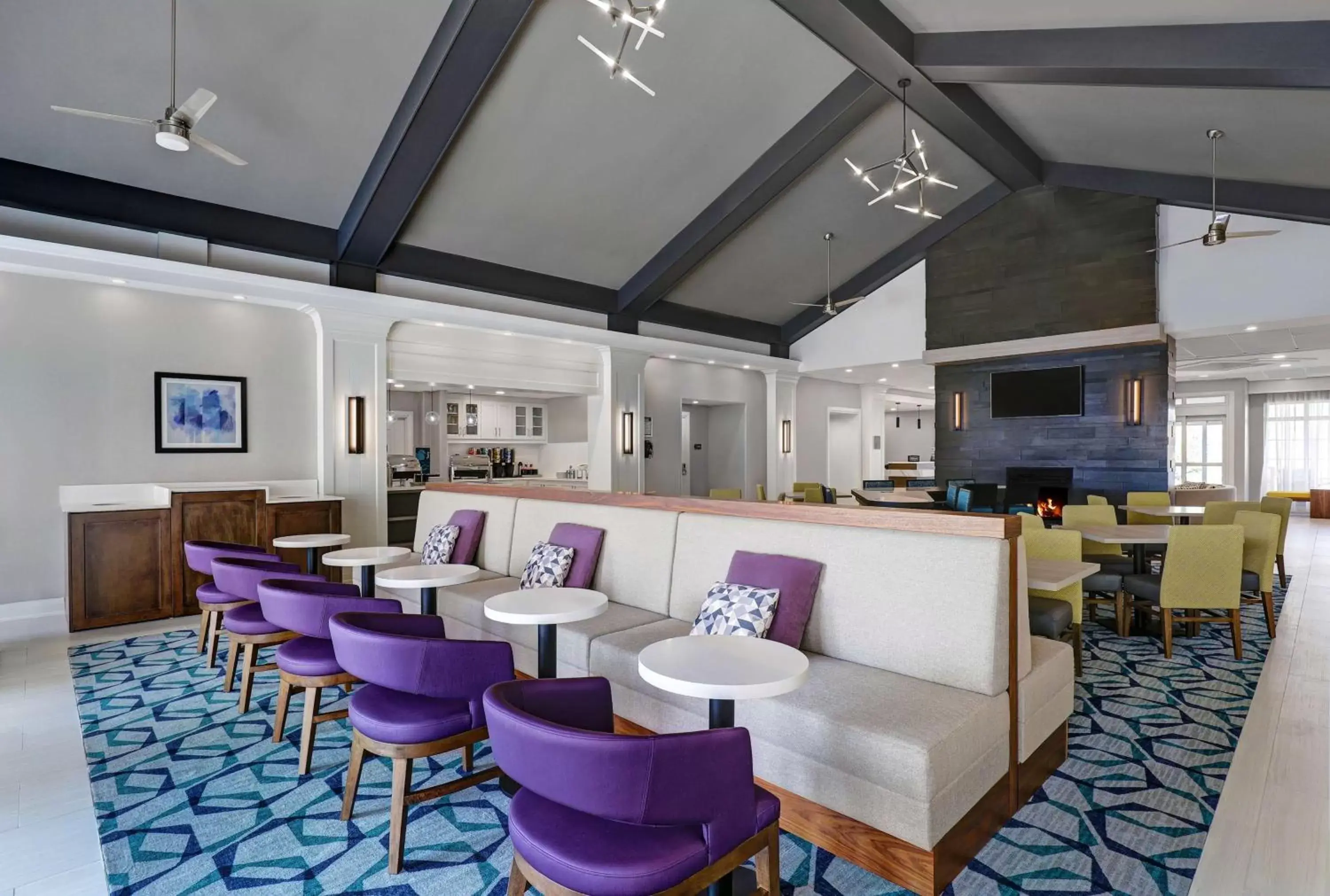 Breakfast, Lounge/Bar in Homewood Suites by Hilton London Ontario