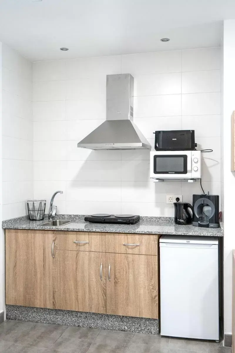 Kitchen or kitchenette, Kitchen/Kitchenette in Apartamentos La Laguna