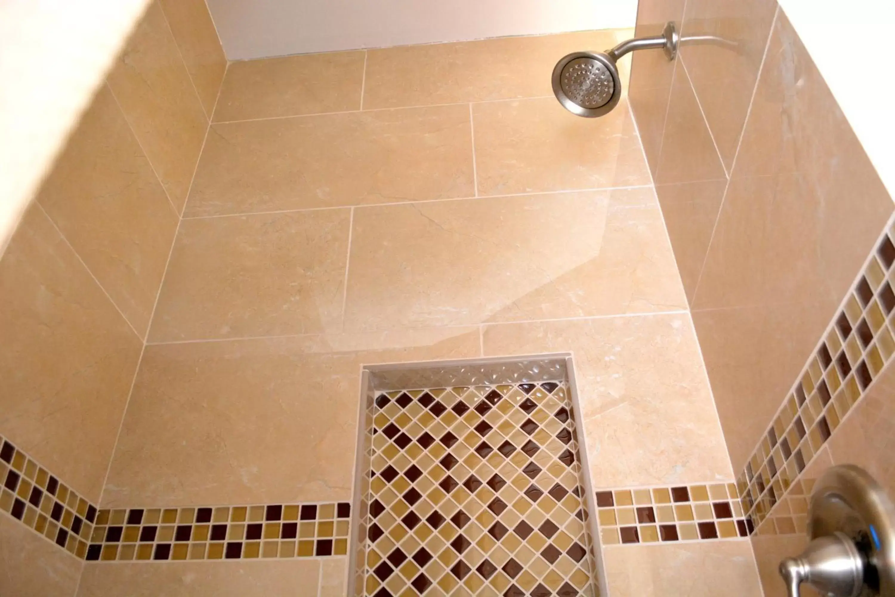 Shower, Bathroom in Crystal Lodge Motel