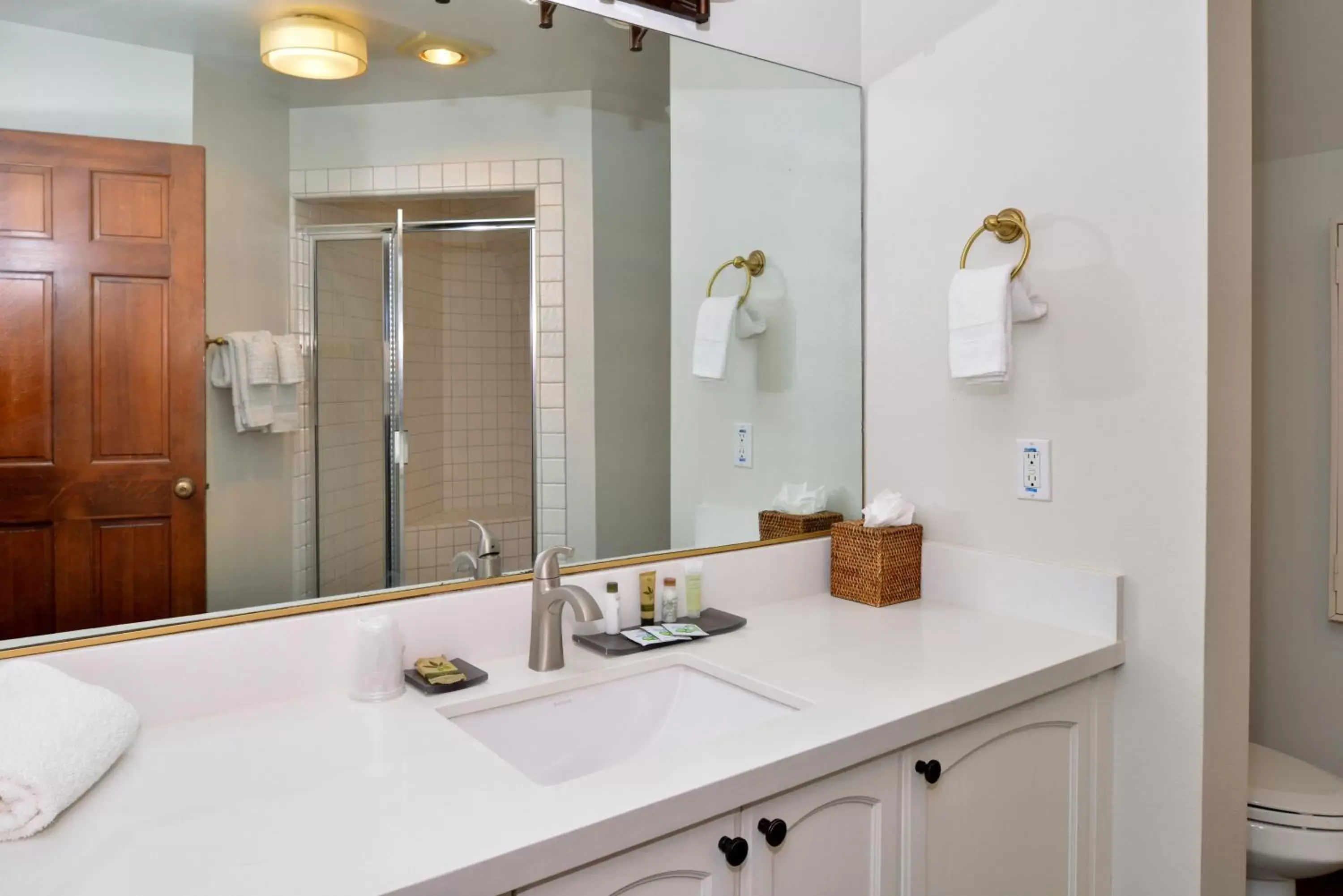 Bathroom in Wine Valley Inn