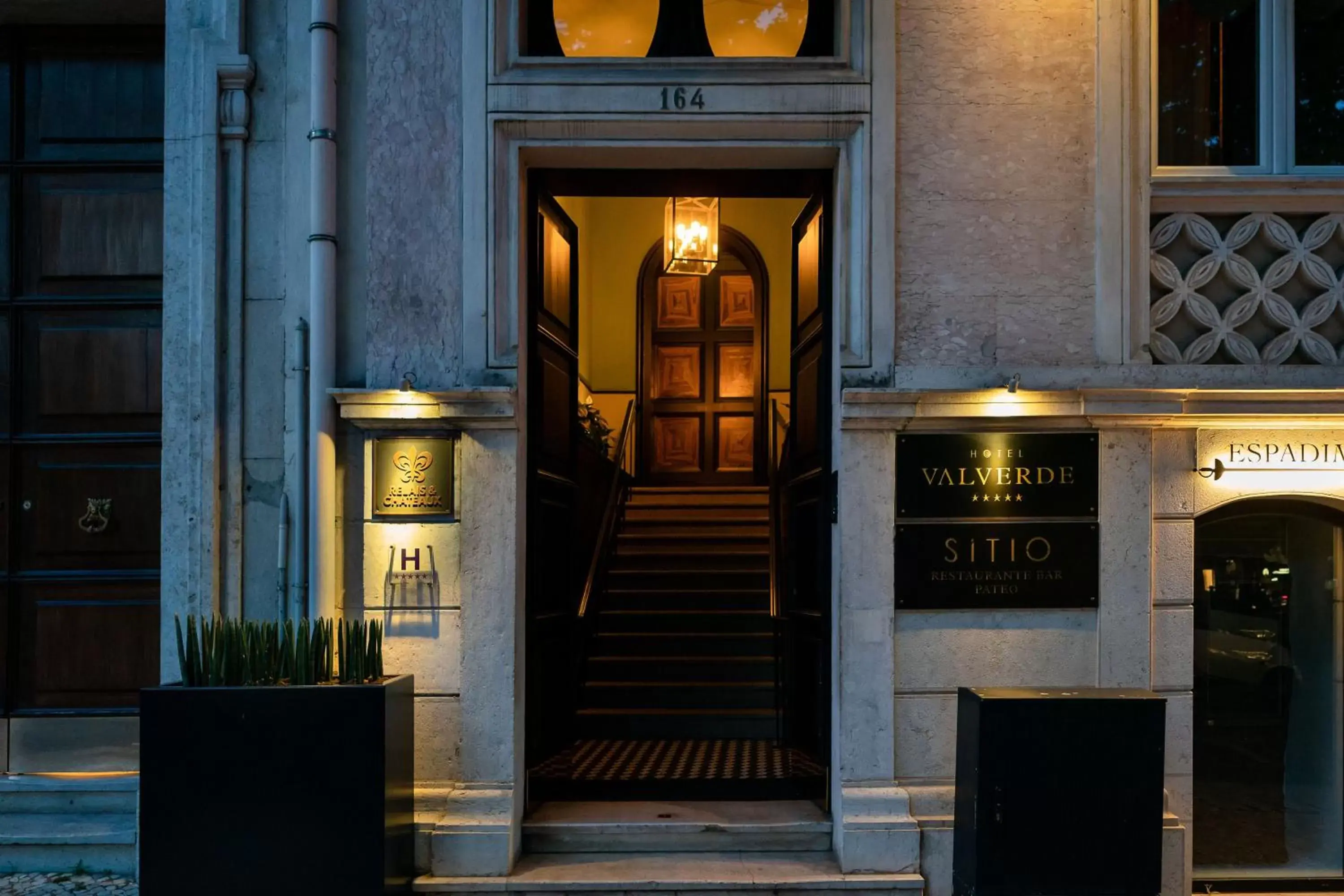 Facade/Entrance in Hotel Valverde Lisboa - Relais & Chateaux