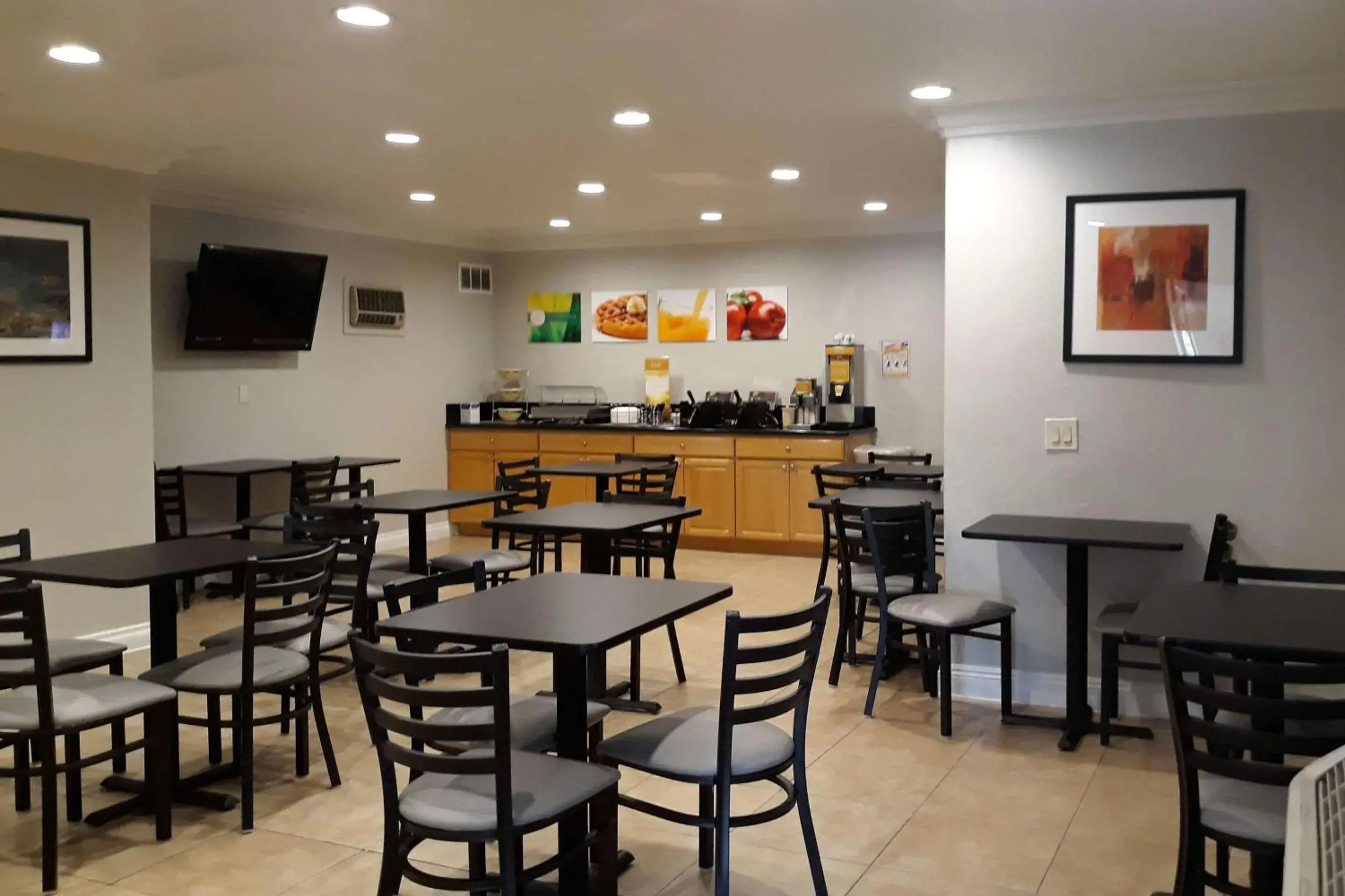 Restaurant/Places to Eat in Quality Inn & Suites El Cajon San Diego East