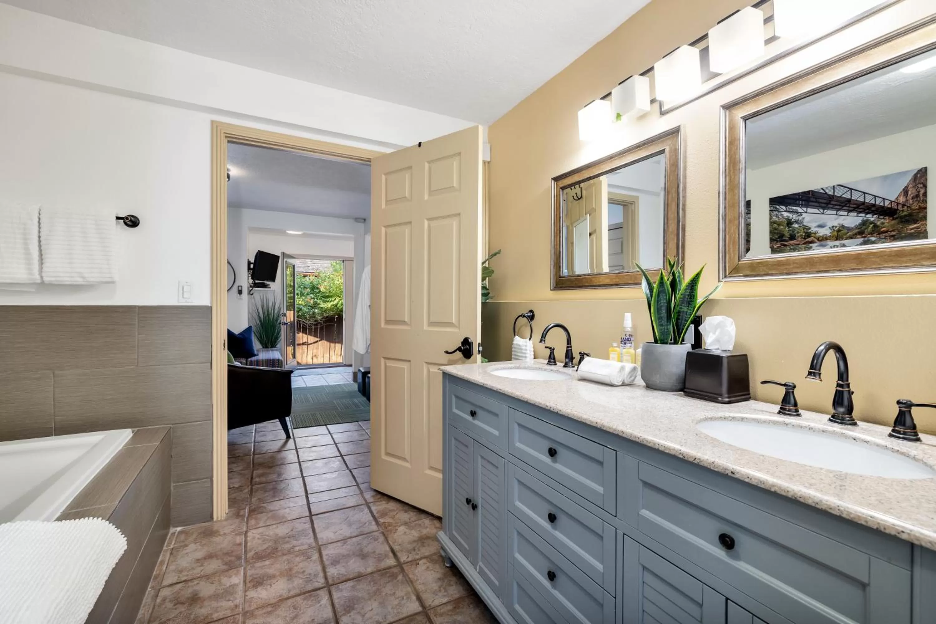 Bathroom in Red Rock Inn Cottages