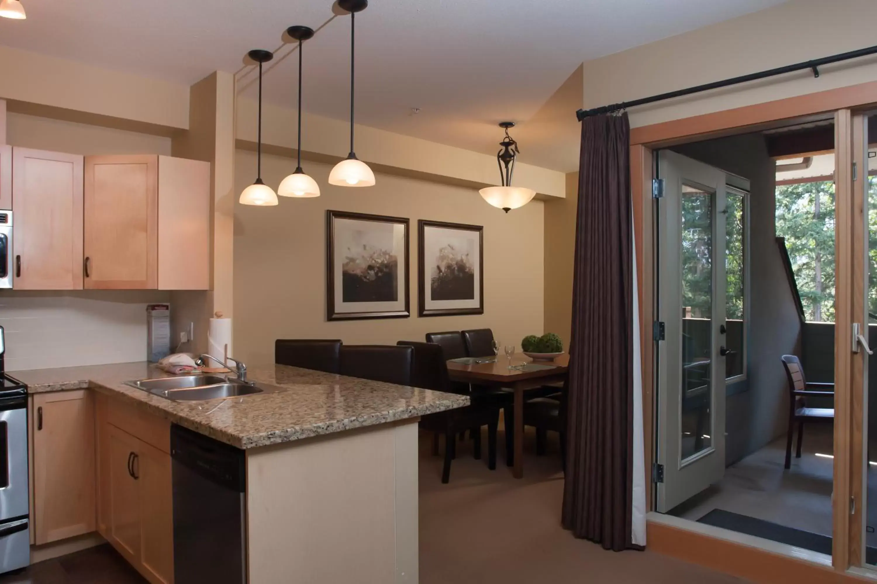 Kitchen or kitchenette, Kitchen/Kitchenette in Lodges at Canmore