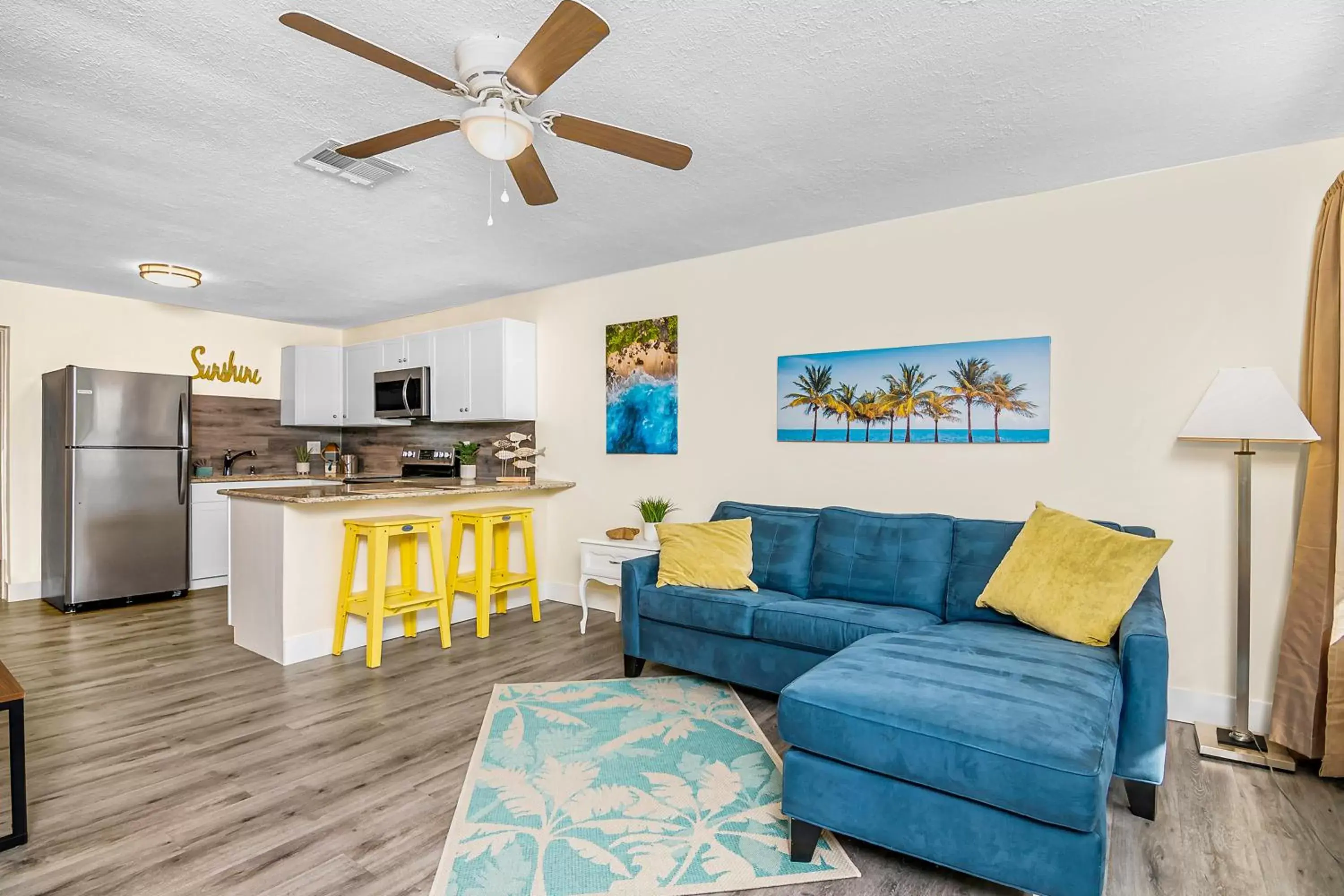 Living room in Latitude 26 Waterfront Boutique Resort - Fort Myers Beach