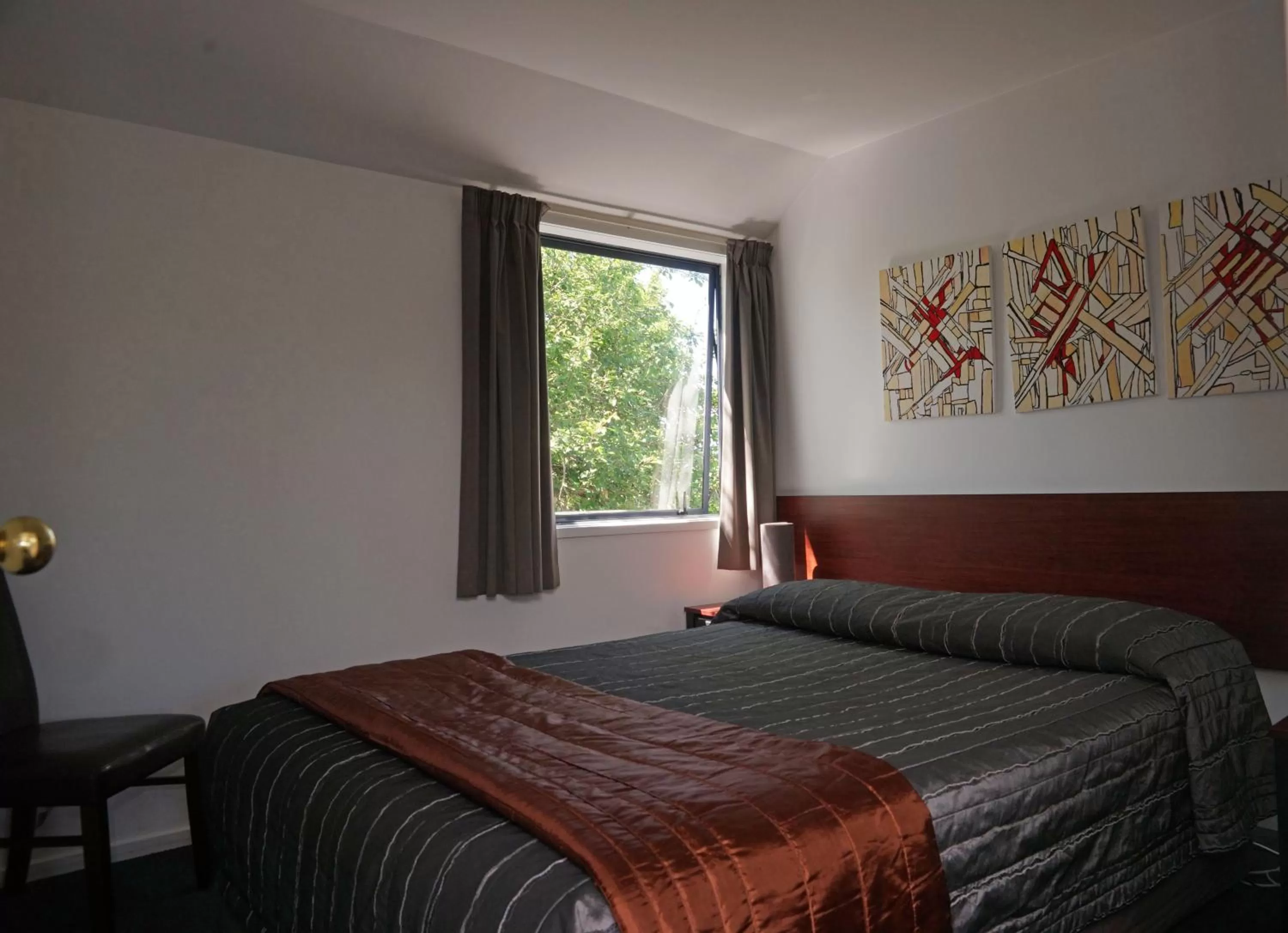 Day, Bed in Sherborne Motor Lodge